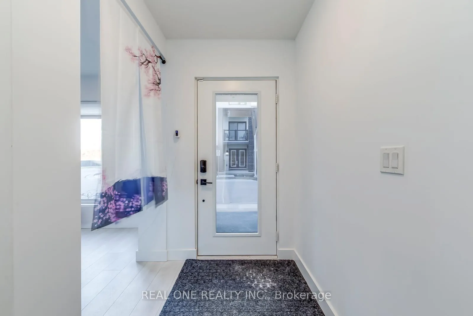 Photo 4 of Unit 41, 1095 Cooke Boulevard, Burlington, LaSalle — HOMEH