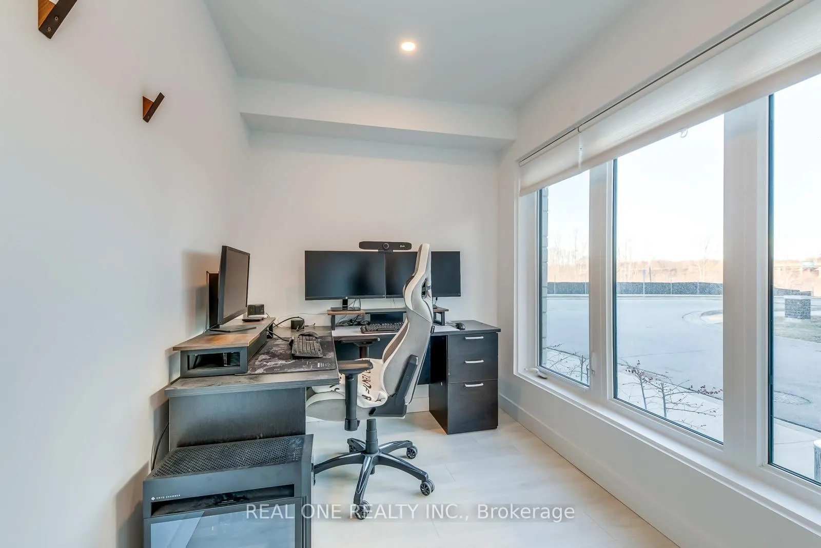 Photo 6 of Unit 41, 1095 Cooke Boulevard, Burlington, LaSalle — HOMEH