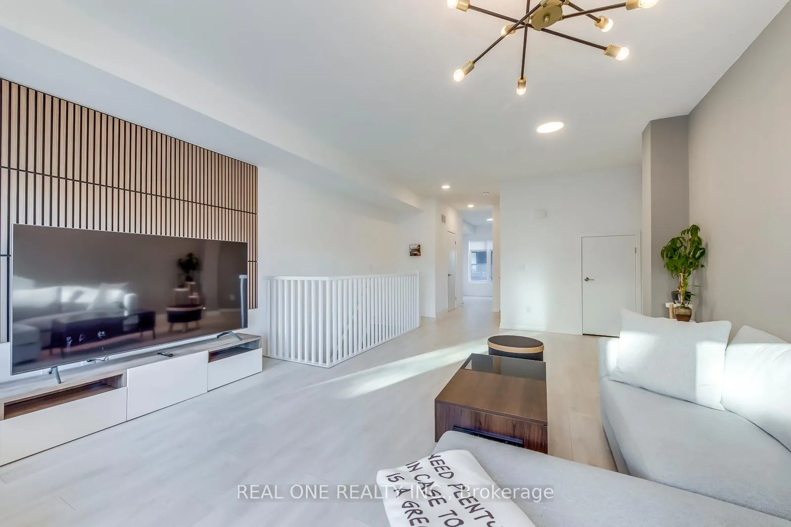Photo 10 of Unit 41, 1095 Cooke Boulevard, Burlington, LaSalle — HOMEH