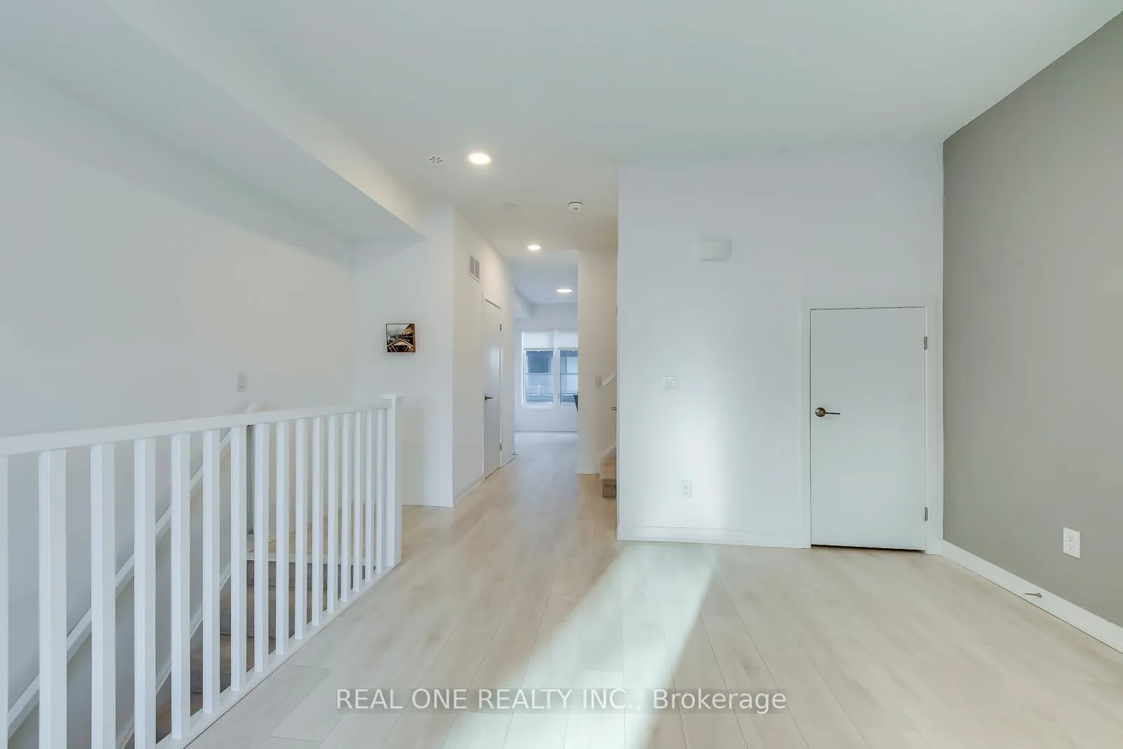 Photo 12 of Unit 41, 1095 Cooke Boulevard, Burlington, LaSalle — HOMEH