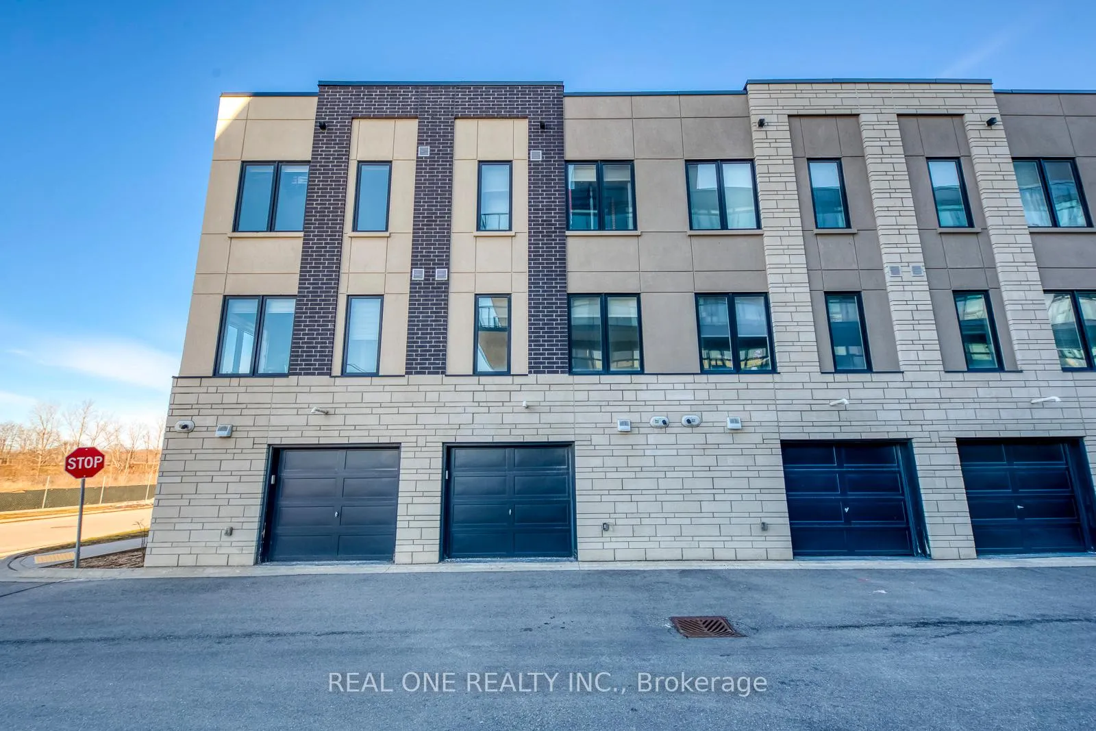 Photo 40 of Unit 41, 1095 Cooke Boulevard, Burlington, LaSalle — HOMEH