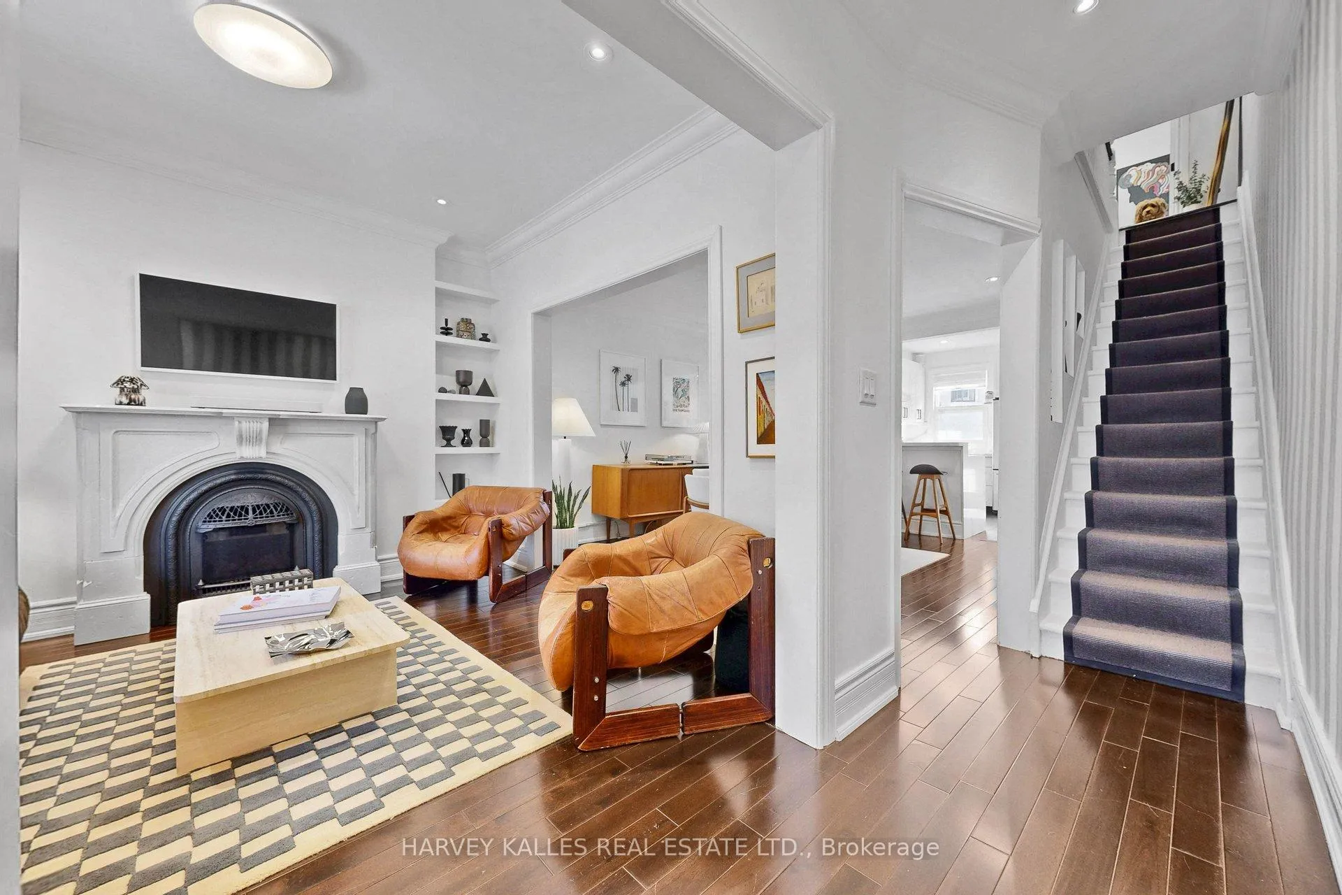 Photo 4 of 35 Peterborough Avenue, Toronto, Corso Italia-Davenport — HOMEH