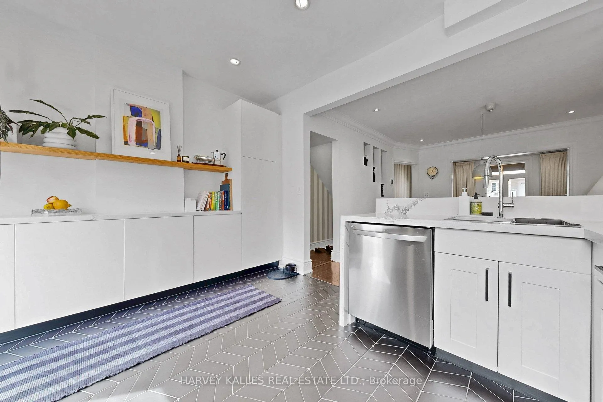 Photo 19 of 35 Peterborough Avenue, Toronto, Corso Italia-Davenport — HOMEH