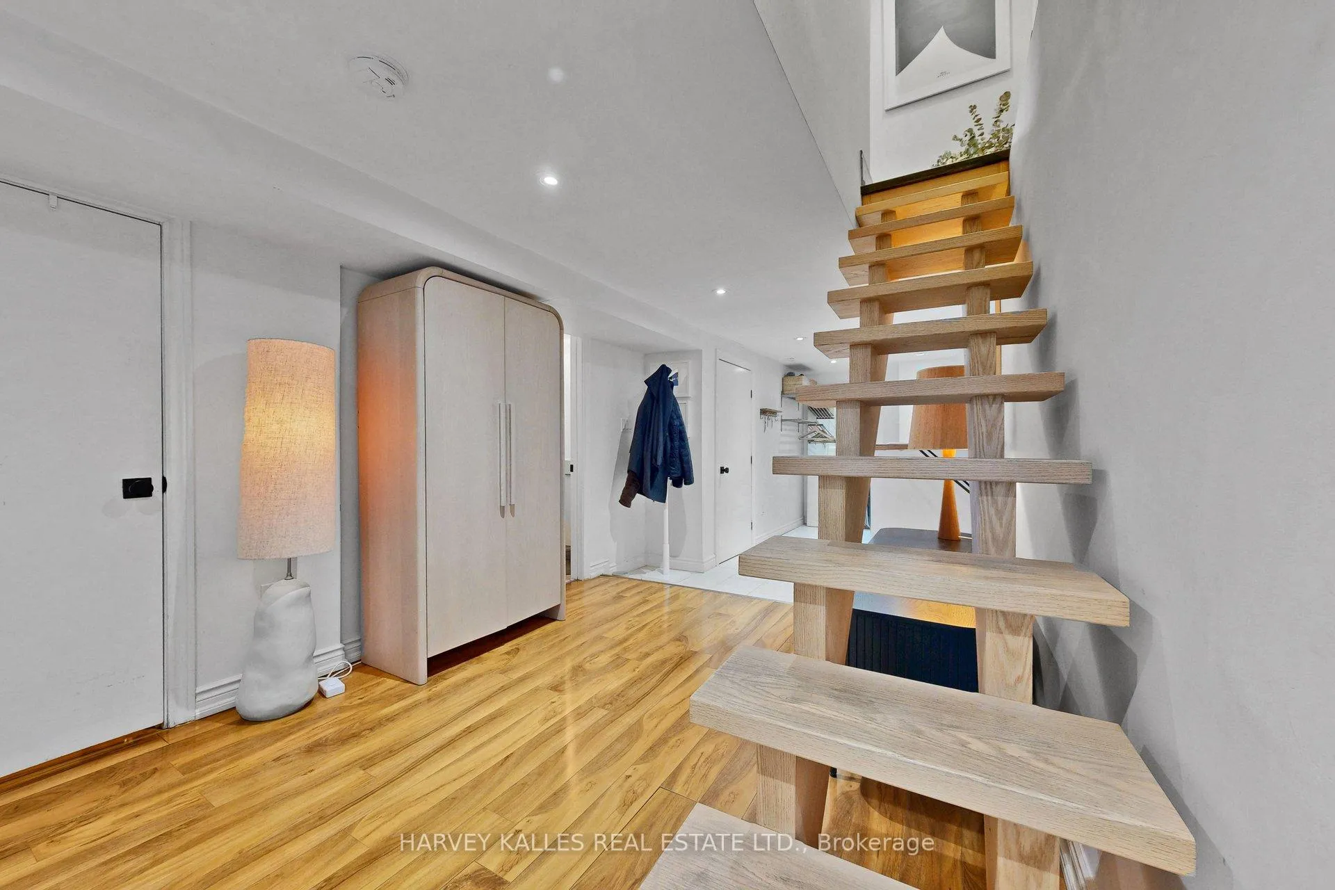 Photo 33 of 35 Peterborough Avenue, Toronto, Corso Italia-Davenport — HOMEH