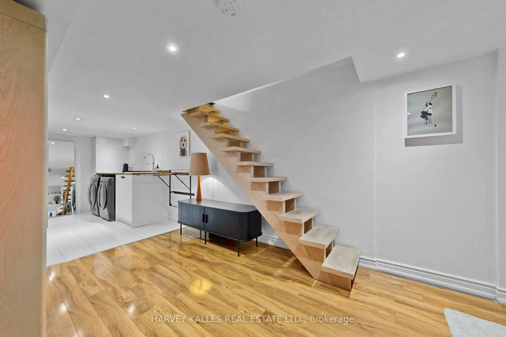 Photo 34 of 35 Peterborough Avenue, Toronto, Corso Italia-Davenport — HOMEH