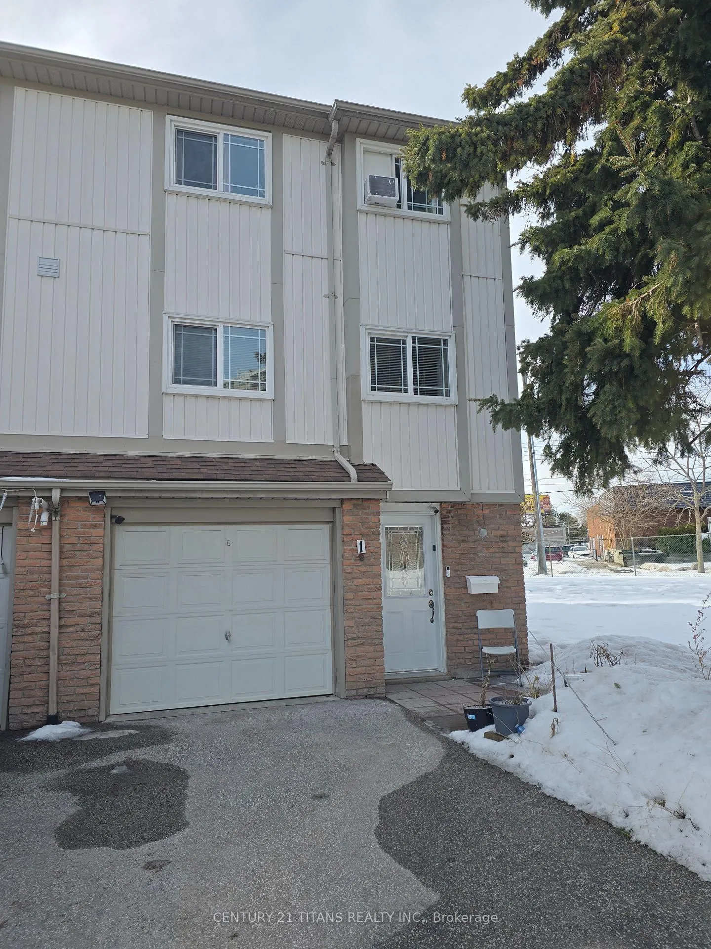 Front of Unit 1, 141 Galloway Road