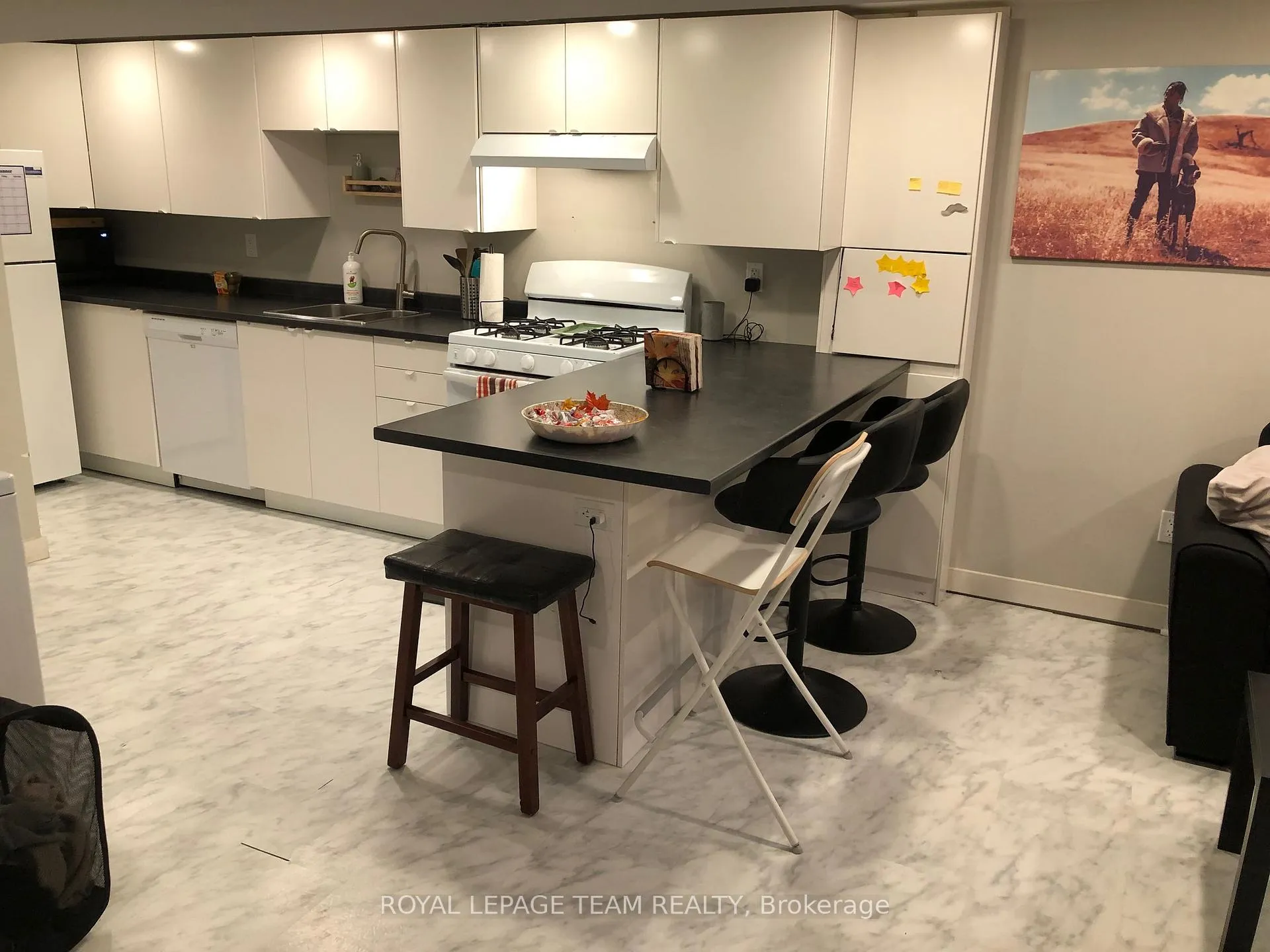 Photo 2 of Unit #B, 1180 Southwood Drive, Ottawa, Queensway Terrace South/Ridgeview — HOMEH