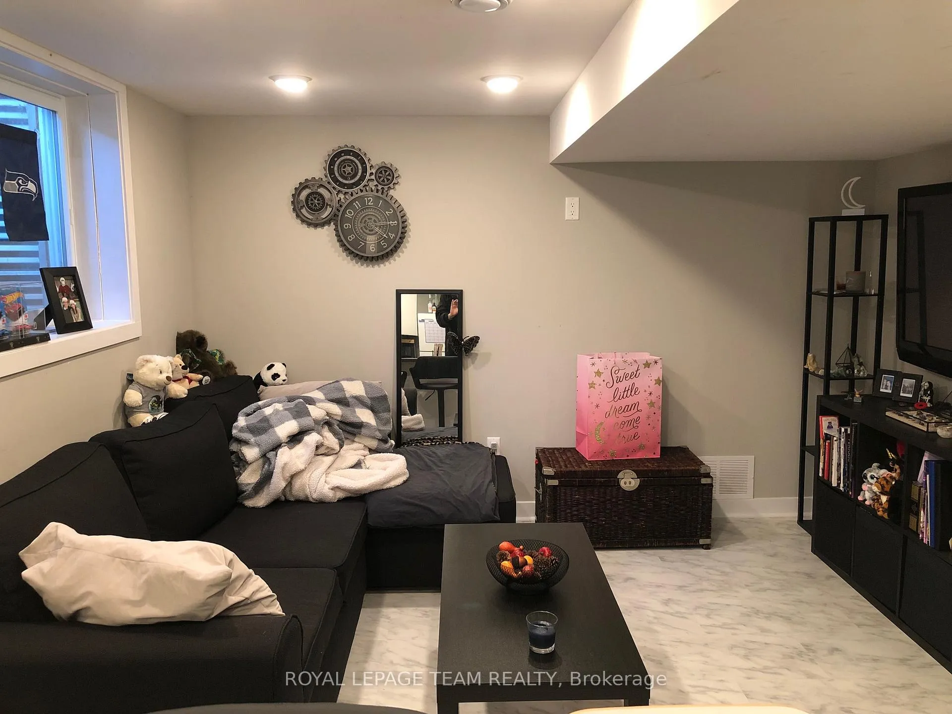 Photo 4 of Unit #B, 1180 Southwood Drive, Ottawa, Queensway Terrace South/Ridgeview — HOMEH