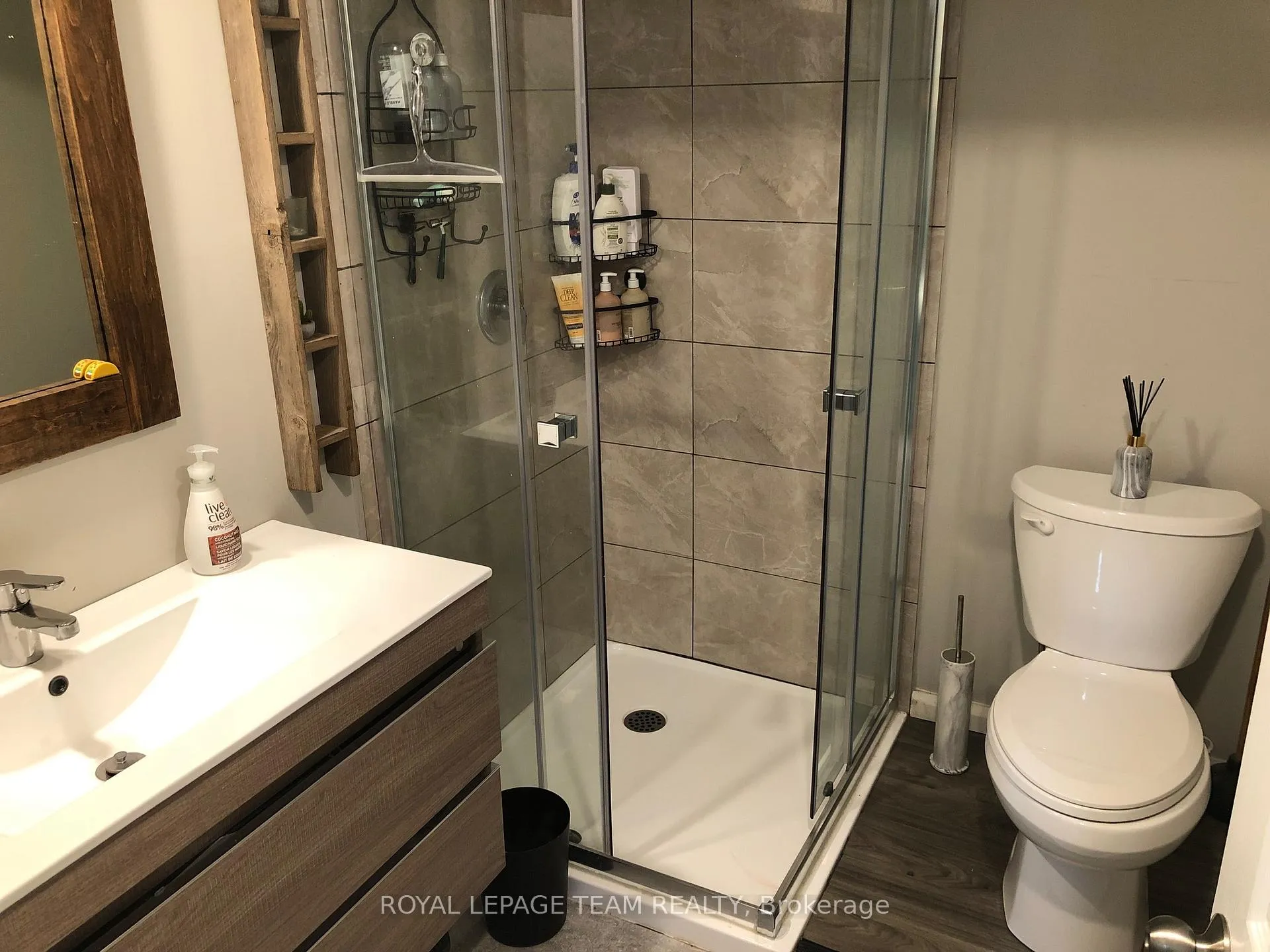 Photo 8 of Unit #B, 1180 Southwood Drive, Ottawa, Queensway Terrace South/Ridgeview — HOMEH