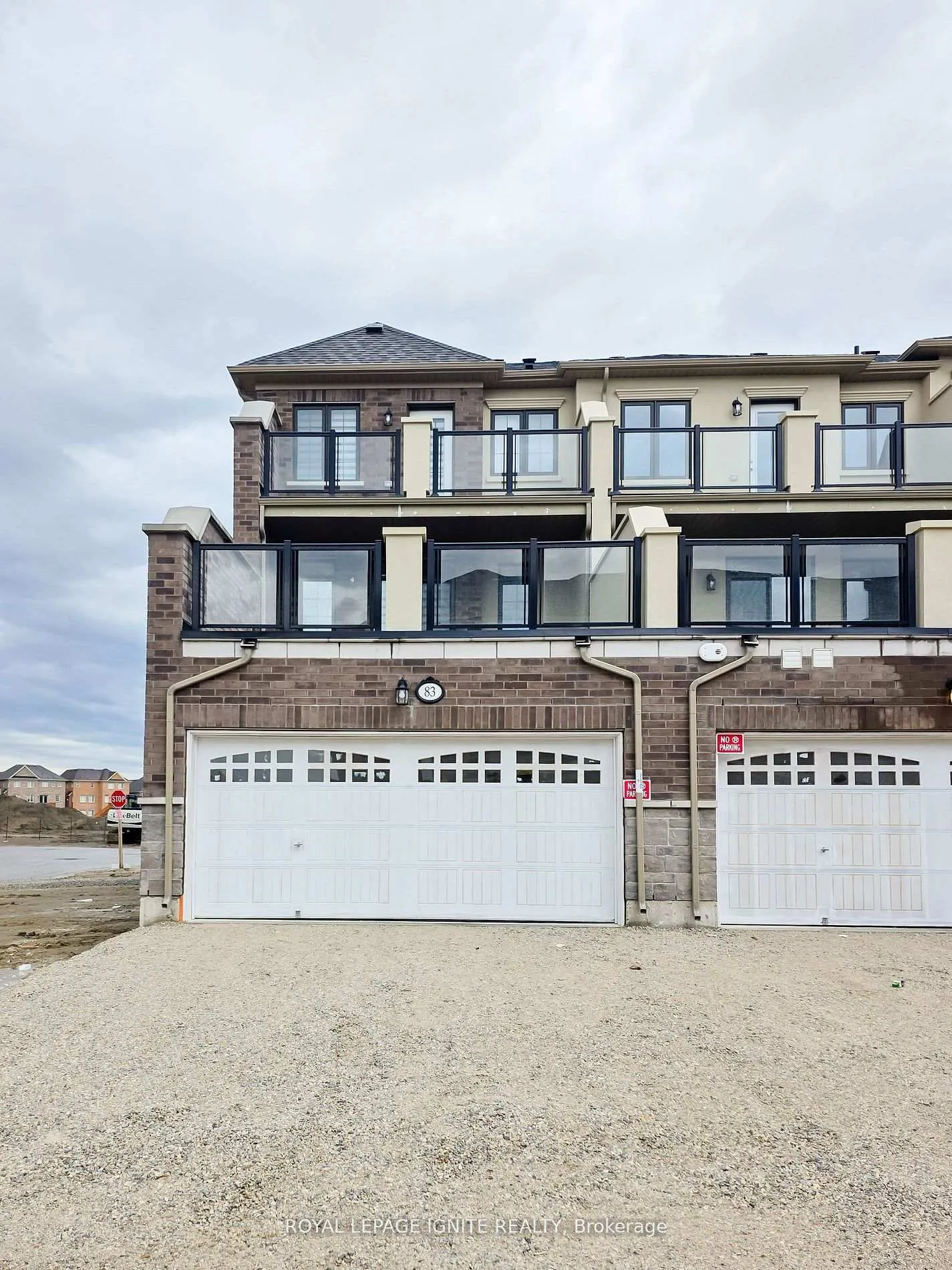 Photo 2 of 83 Claremont Drive, Brampton, Sandringham-Wellington North — HOMEH