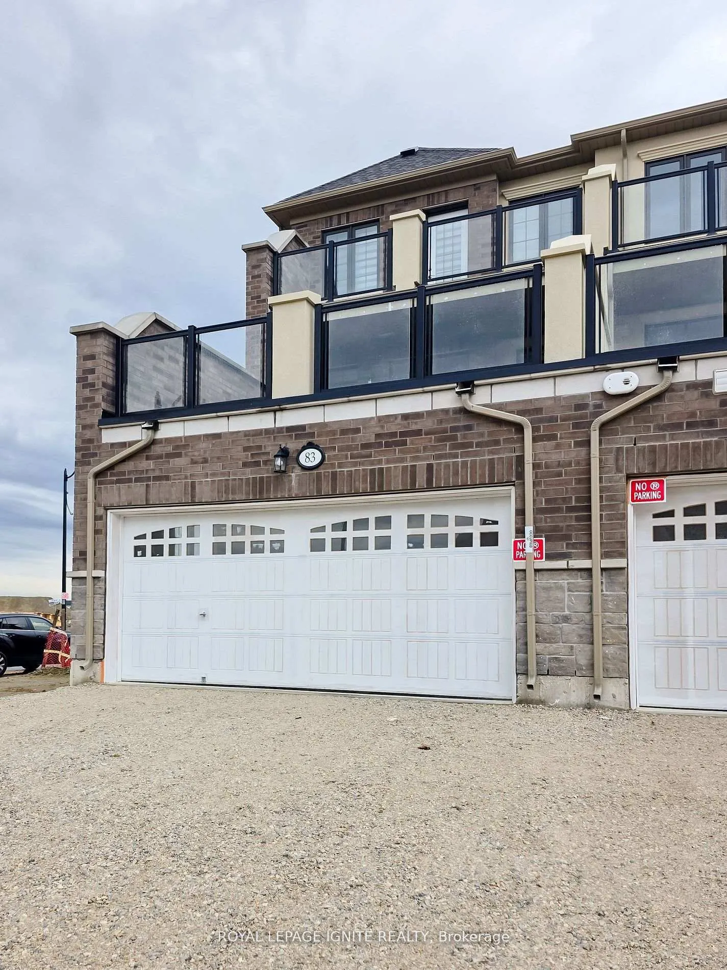 Photo 3 of 83 Claremont Drive, Brampton, Sandringham-Wellington North — HOMEH