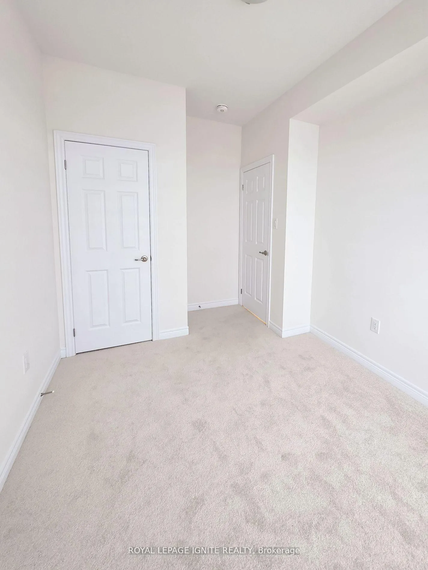 Photo 11 of 83 Claremont Drive, Brampton, Sandringham-Wellington North — HOMEH