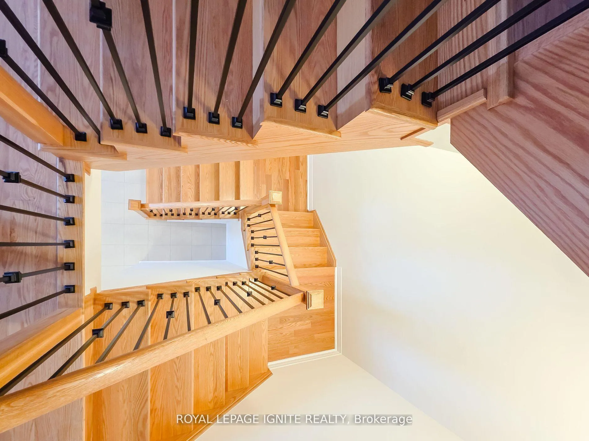 Photo 14 of 83 Claremont Drive, Brampton, Sandringham-Wellington North — HOMEH