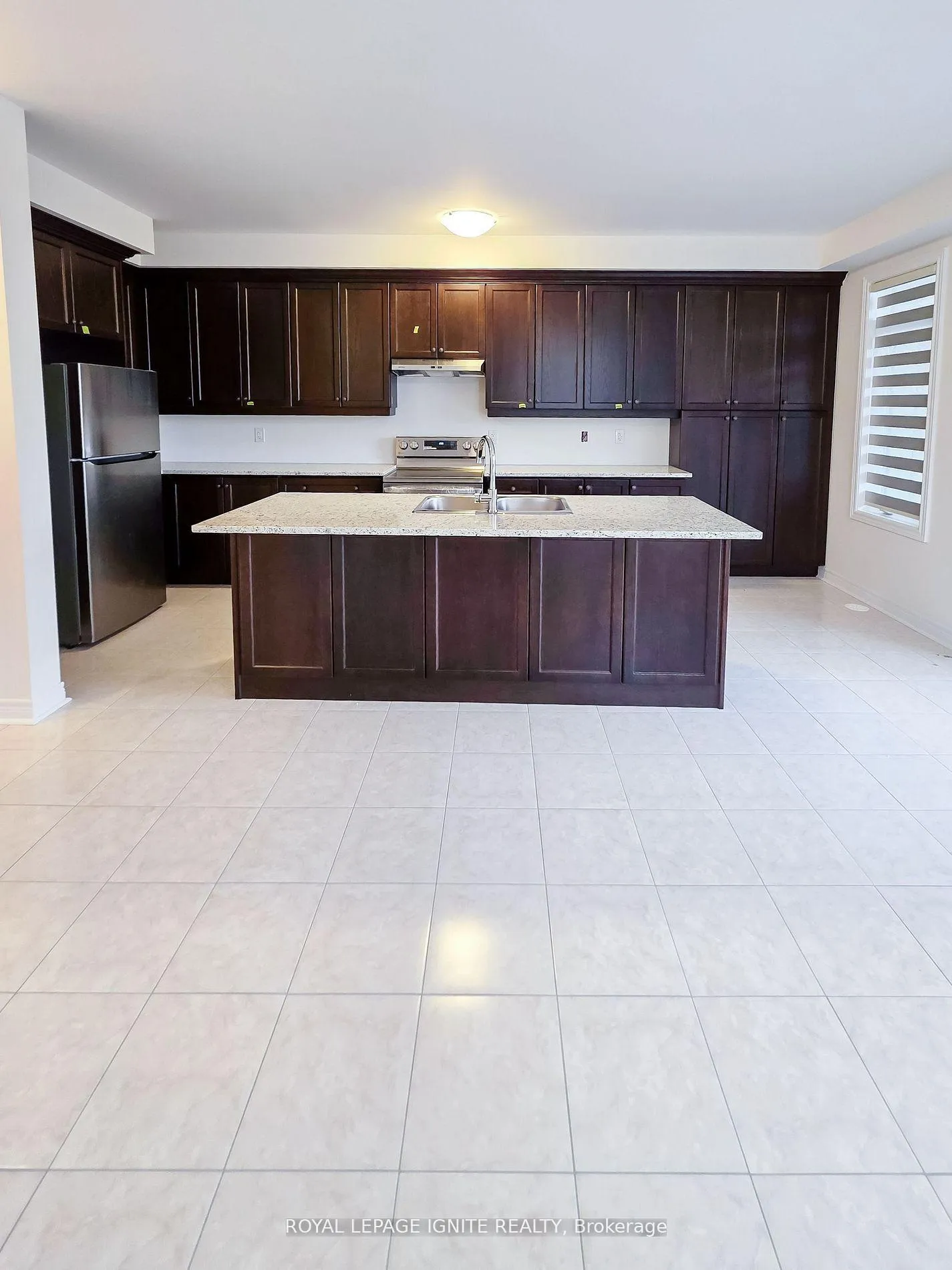 Photo 23 of 83 Claremont Drive, Brampton, Sandringham-Wellington North — HOMEH