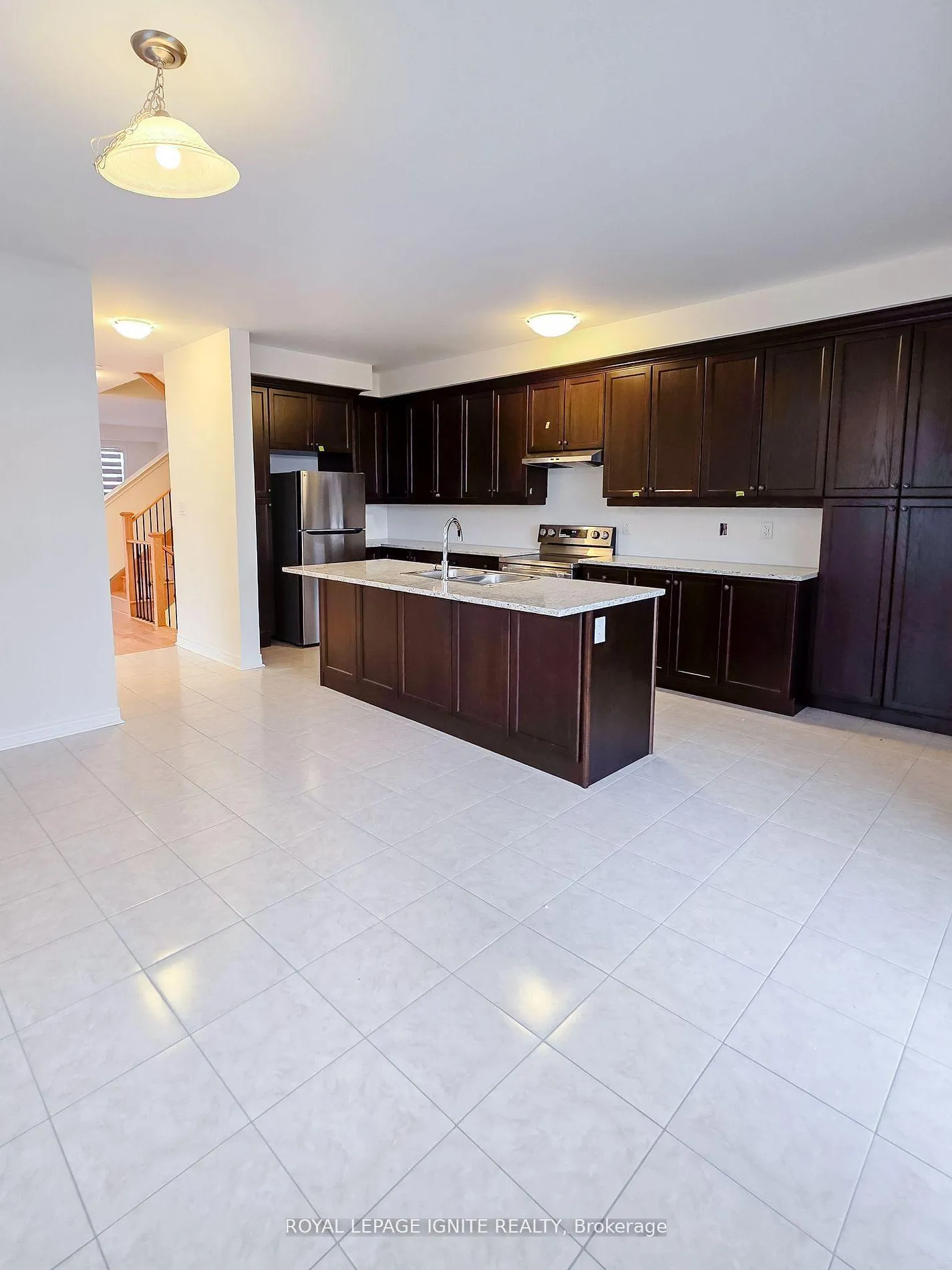 Photo 24 of 83 Claremont Drive, Brampton, Sandringham-Wellington North — HOMEH