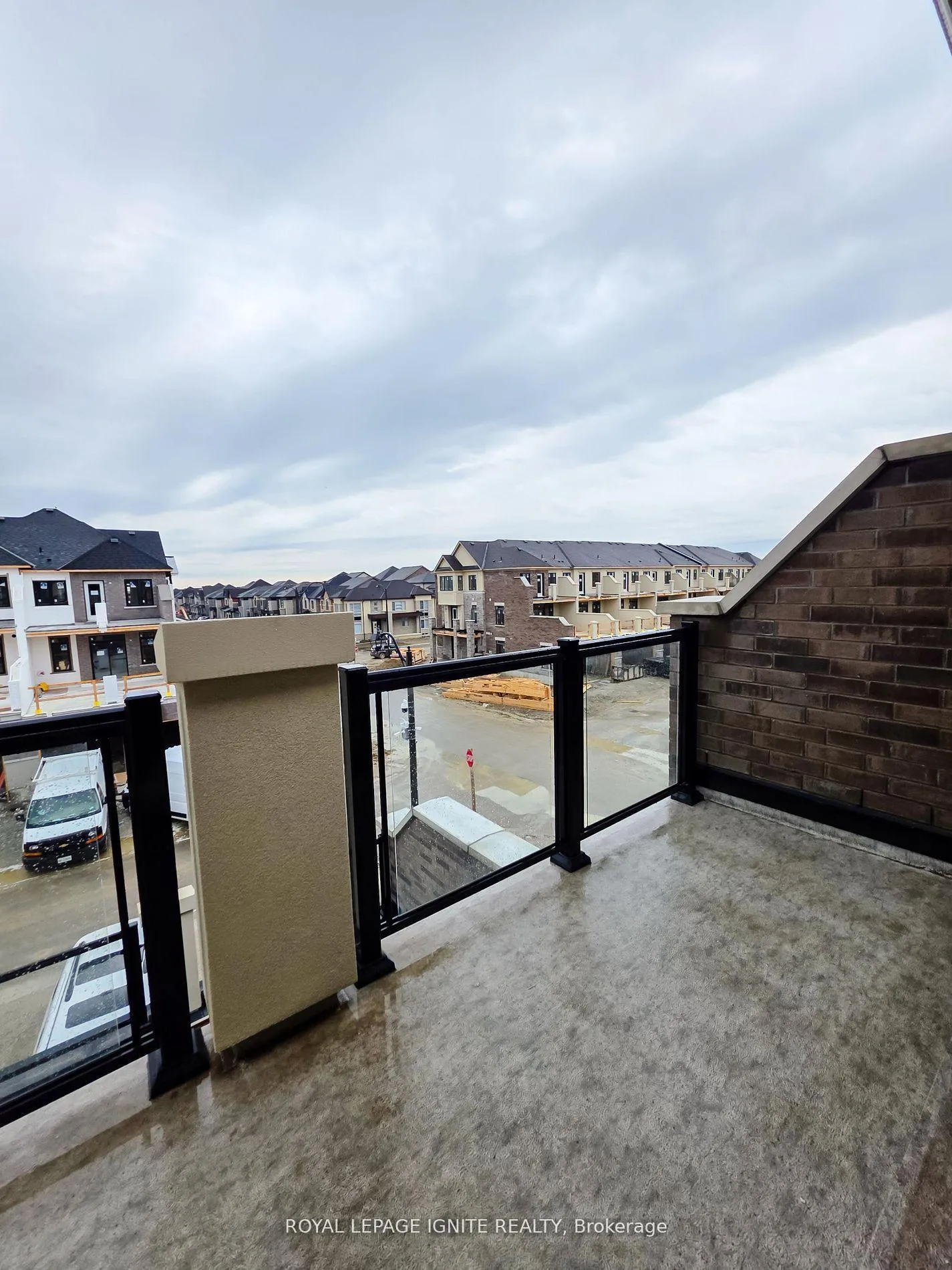 Photo 33 of 83 Claremont Drive, Brampton, Sandringham-Wellington North — HOMEH