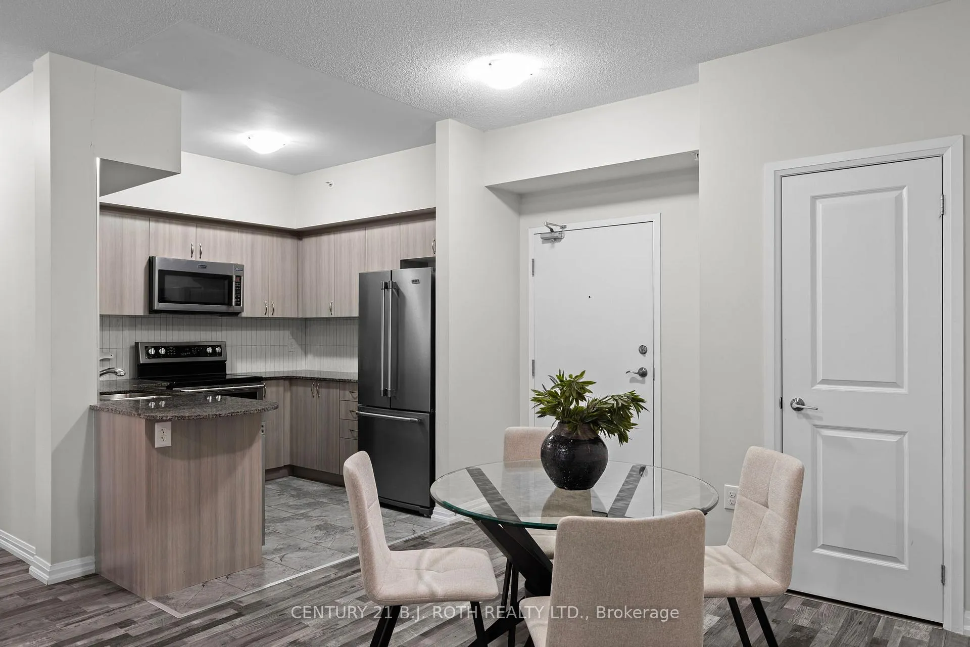 Photo 5 of Unit 115, 302 Essa Road, Barrie, 400 West — HOMEH