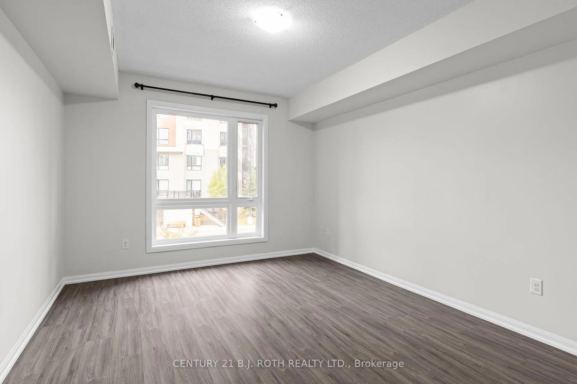 Photo 15 of Unit 115, 302 Essa Road, Barrie, 400 West — HOMEH