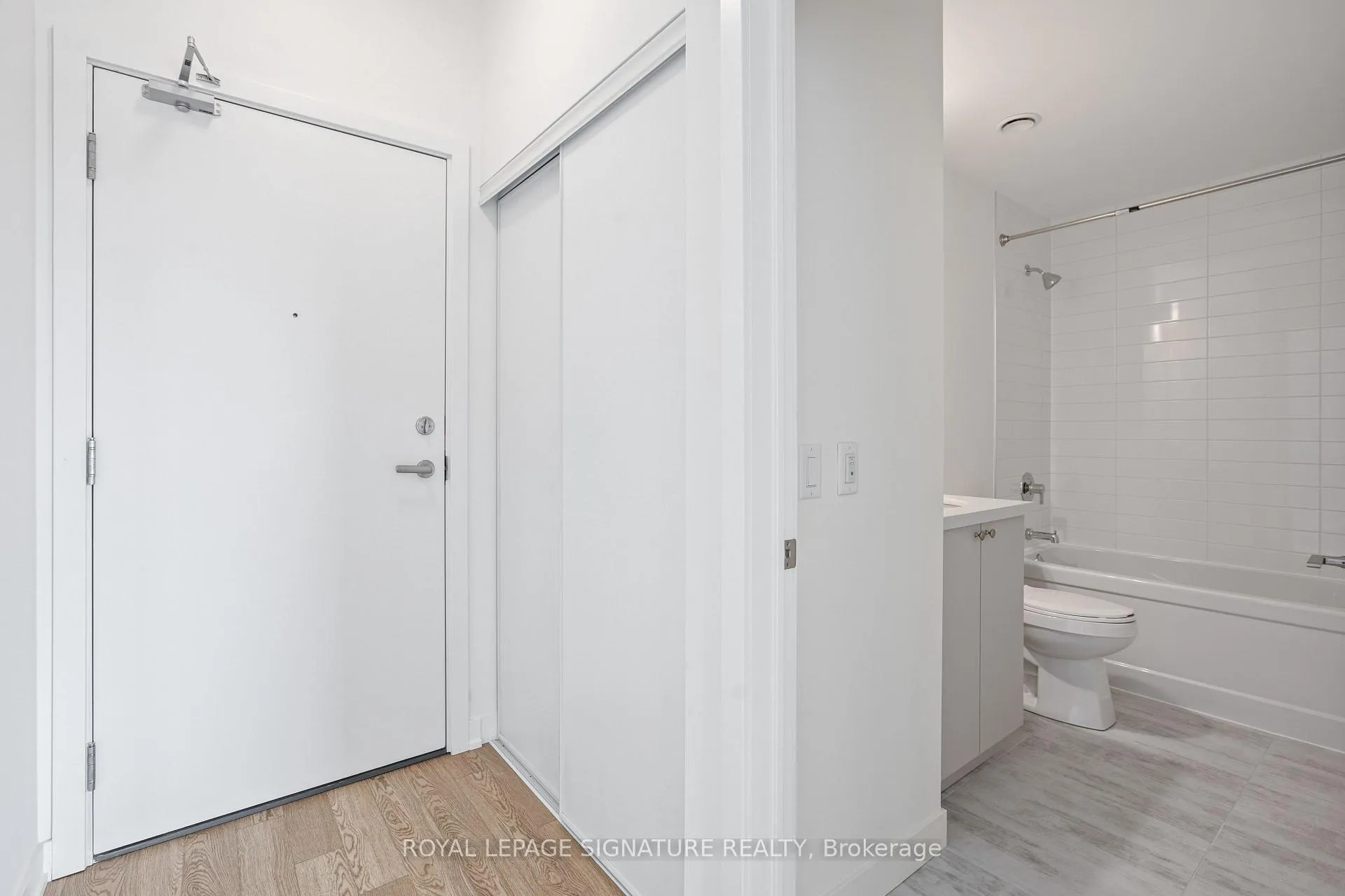 Photo 2 of Unit 802, 51 Clarington Boulevard, Clarington, Bowmanville — HOMEH