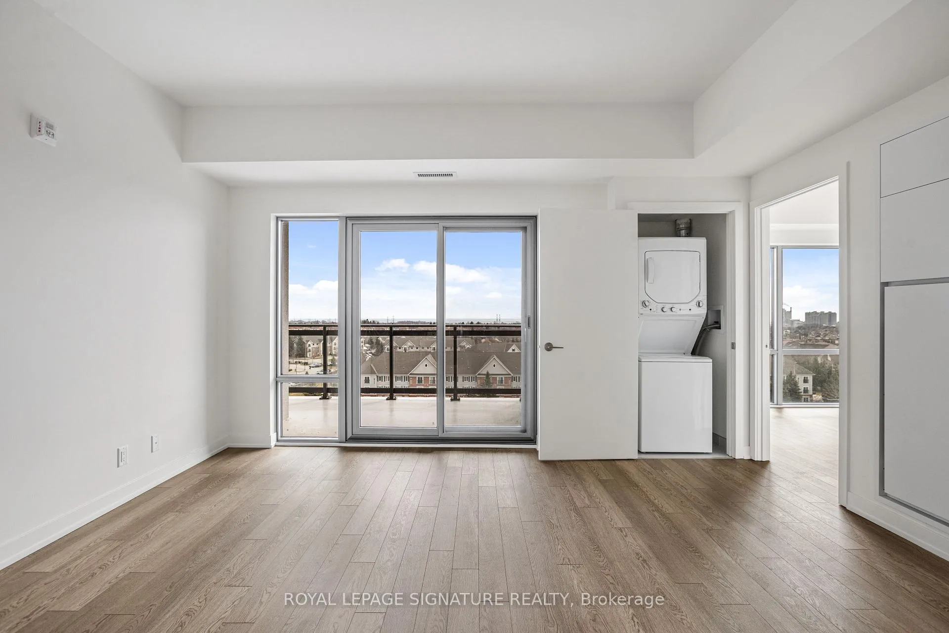 Photo 5 of Unit 802, 51 Clarington Boulevard, Clarington, Bowmanville — HOMEH