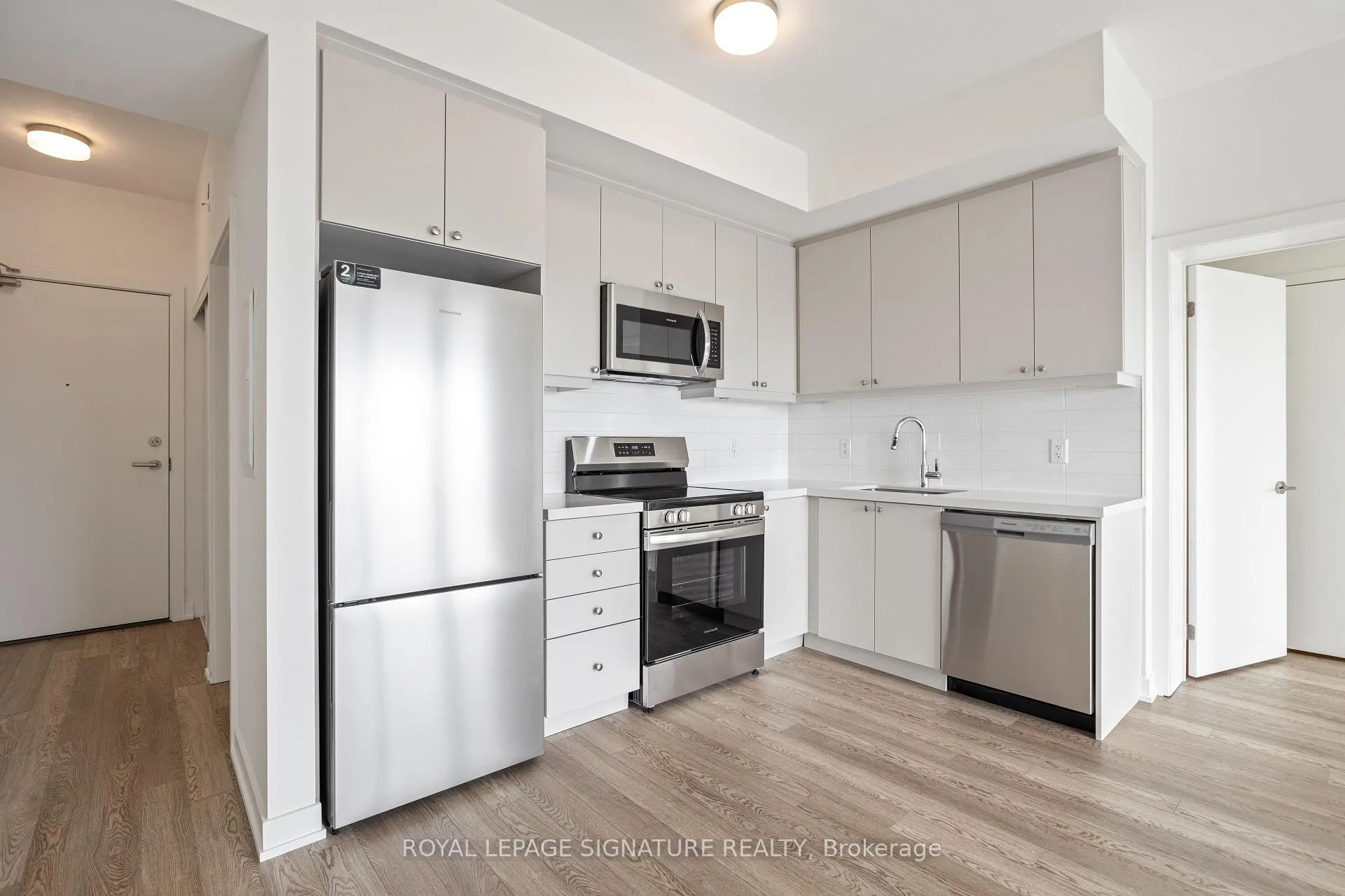 Photo 9 of Unit 802, 51 Clarington Boulevard, Clarington, Bowmanville — HOMEH