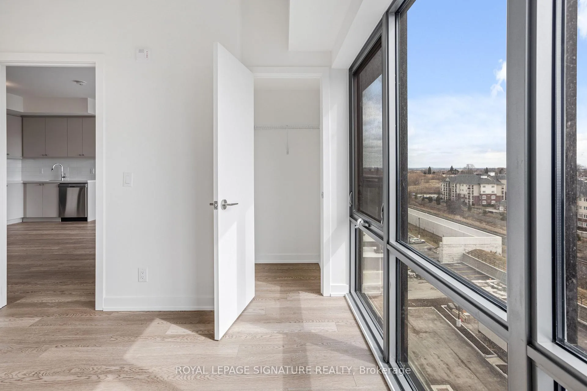 Photo 18 of Unit 802, 51 Clarington Boulevard, Clarington, Bowmanville — HOMEH