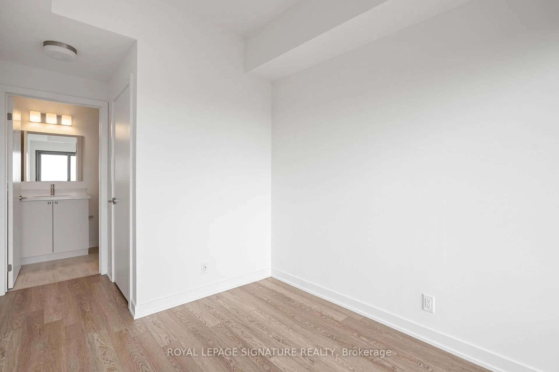 Photo 23 of Unit 802, 51 Clarington Boulevard, Clarington, Bowmanville — HOMEH