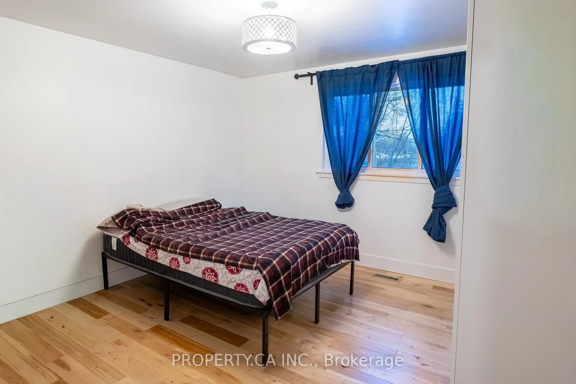 Photo 10 of 65 Cloverdale Drive, Brampton, Avondale — HOMEH