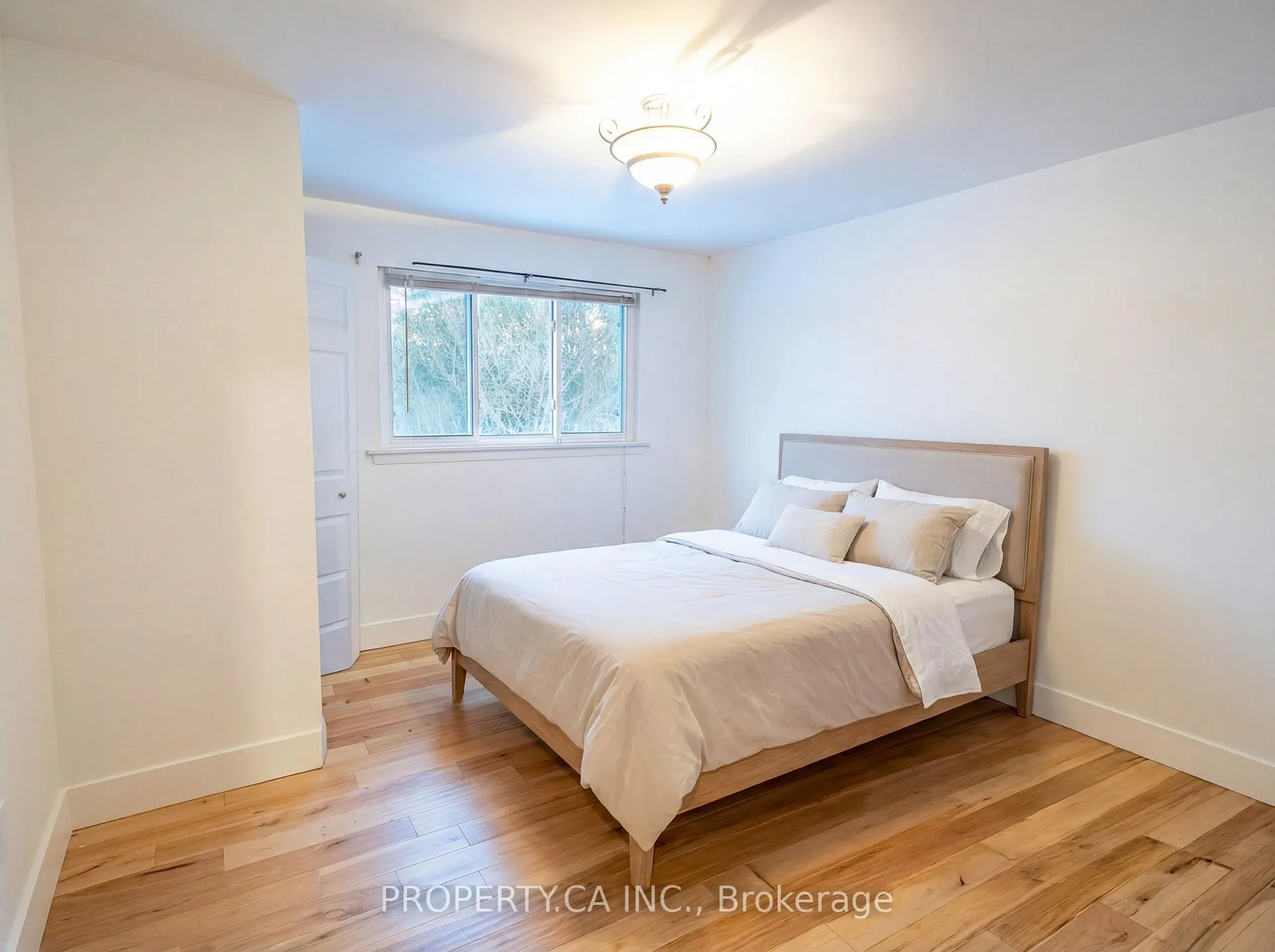 Photo 11 of 65 Cloverdale Drive, Brampton, Avondale — HOMEH