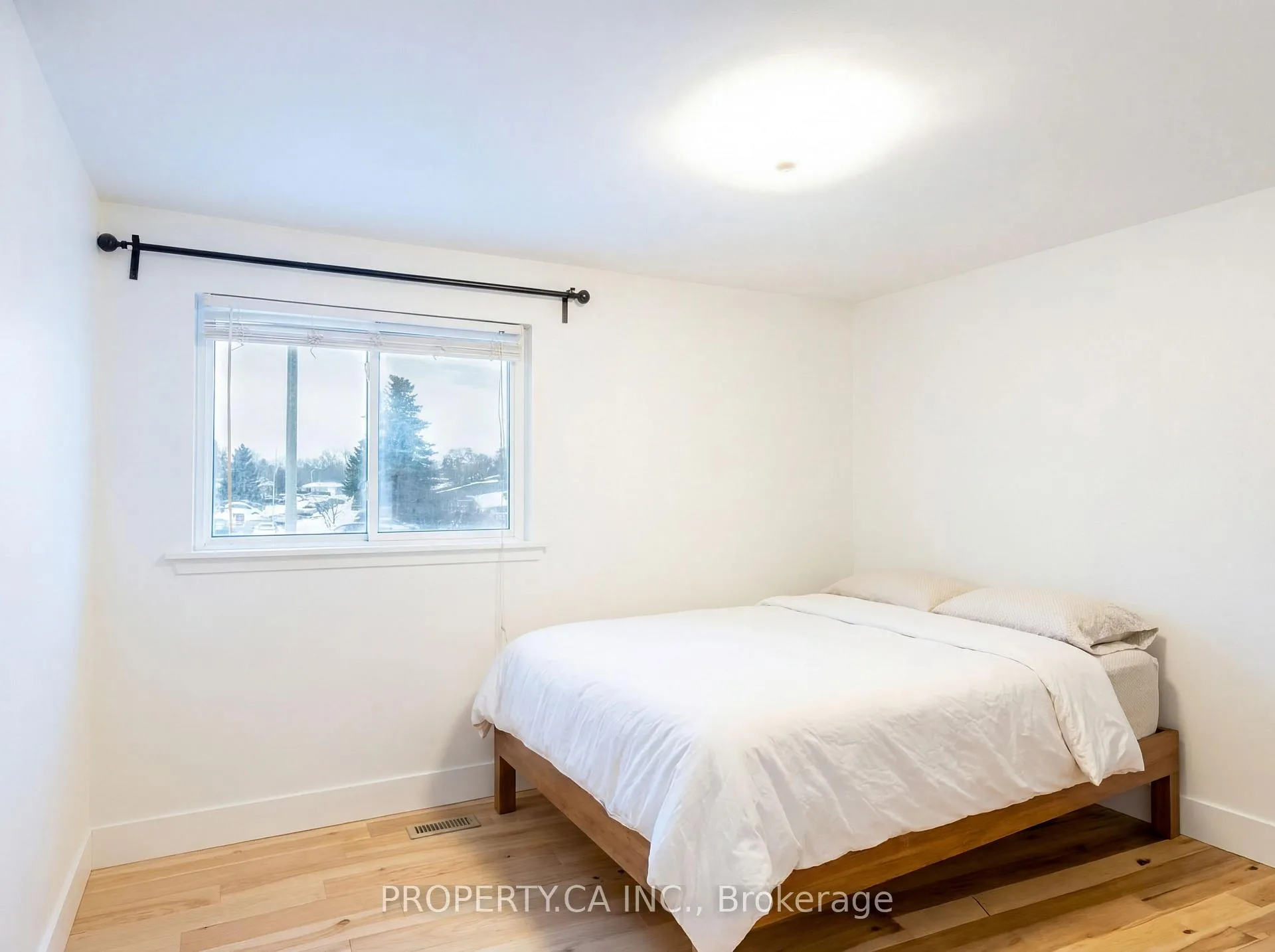 Photo 15 of 65 Cloverdale Drive, Brampton, Avondale — HOMEH