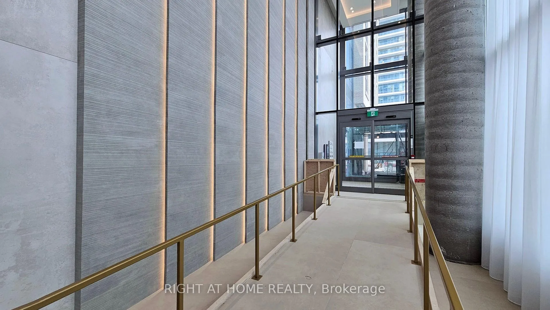 Photo 6 of Unit 902, 1000 Portage Parkway, Vaughan, Vaughan Corporate Centre — HOMEH