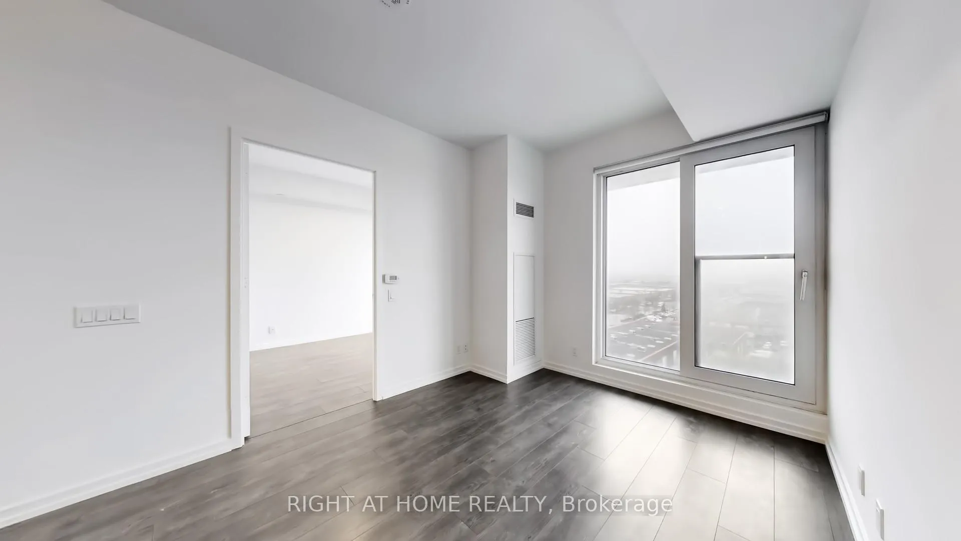 Photo 17 of Unit 902, 1000 Portage Parkway, Vaughan, Vaughan Corporate Centre — HOMEH