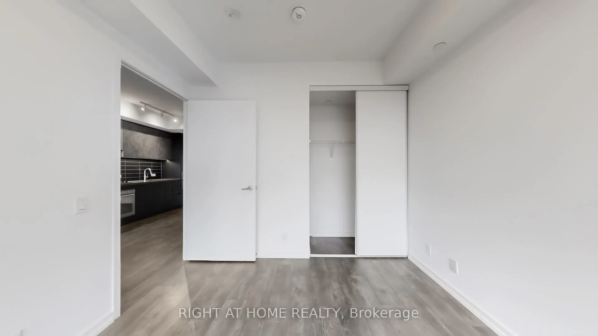 Photo 27 of Unit 902, 1000 Portage Parkway, Vaughan, Vaughan Corporate Centre — HOMEH