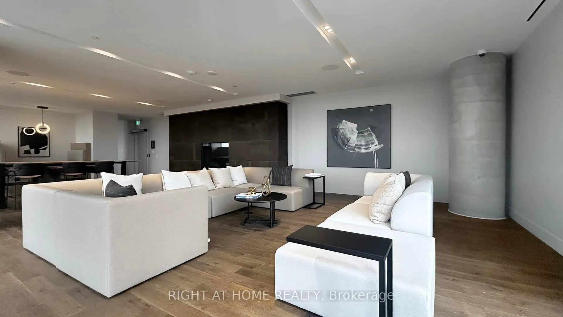 Photo 41 of Unit 902, 1000 Portage Parkway, Vaughan, Vaughan Corporate Centre — HOMEH