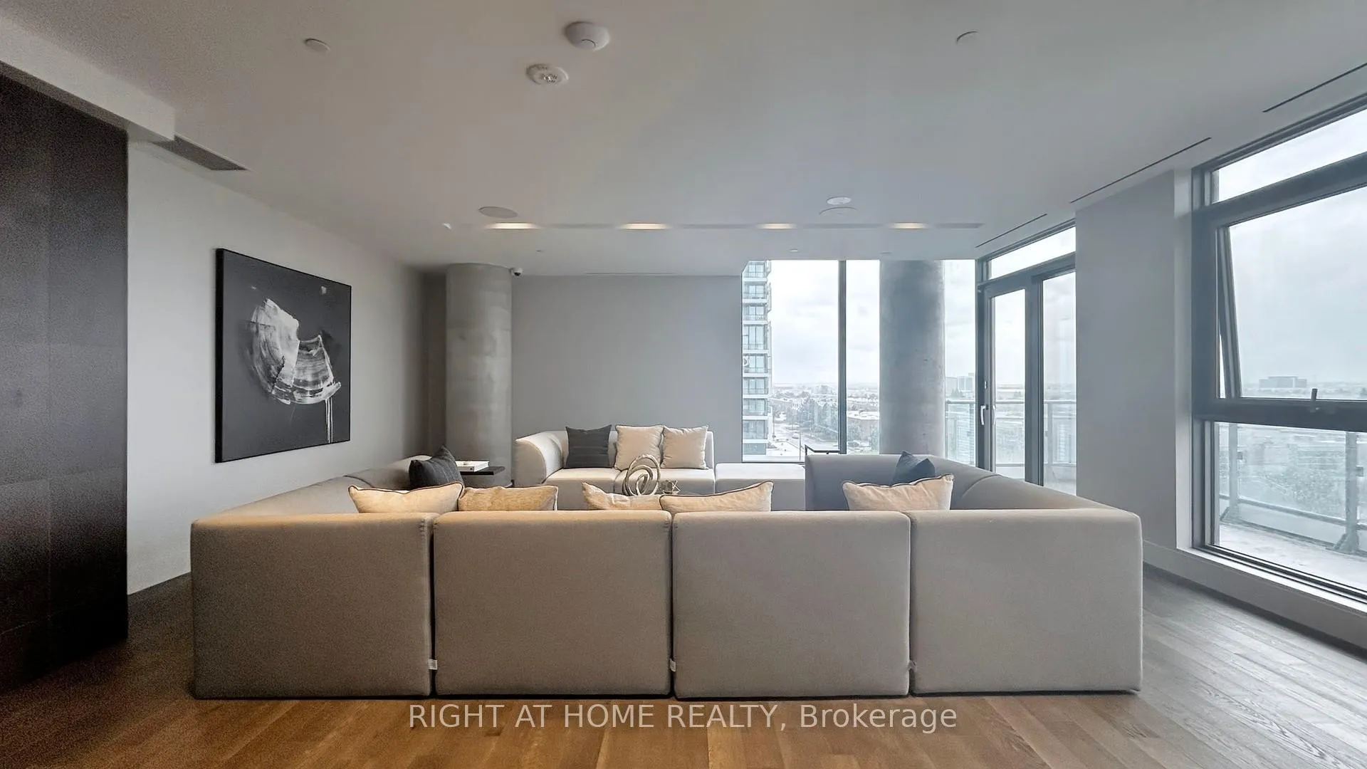Photo 42 of Unit 902, 1000 Portage Parkway, Vaughan, Vaughan Corporate Centre — HOMEH