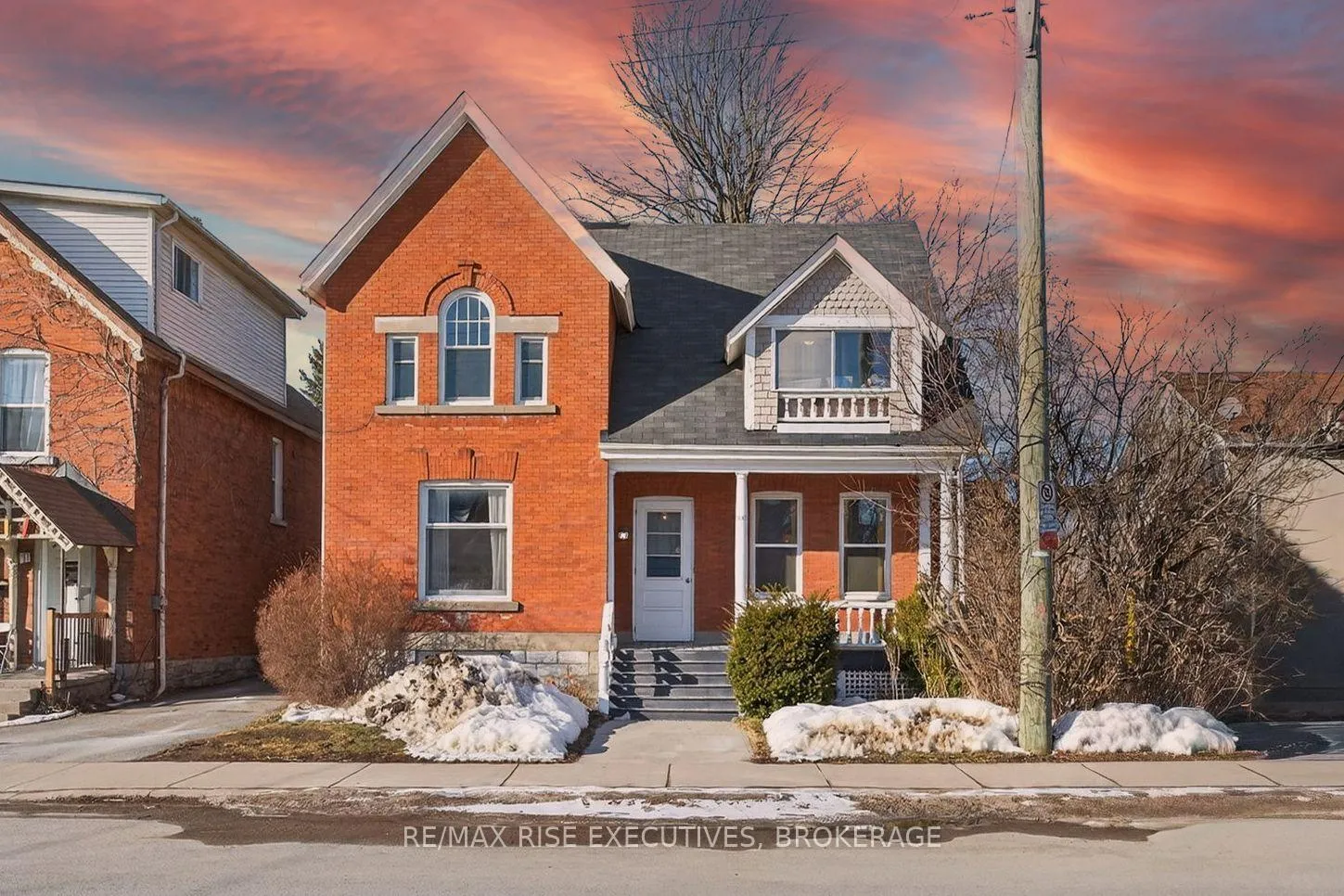 Front of 315 Earl Street