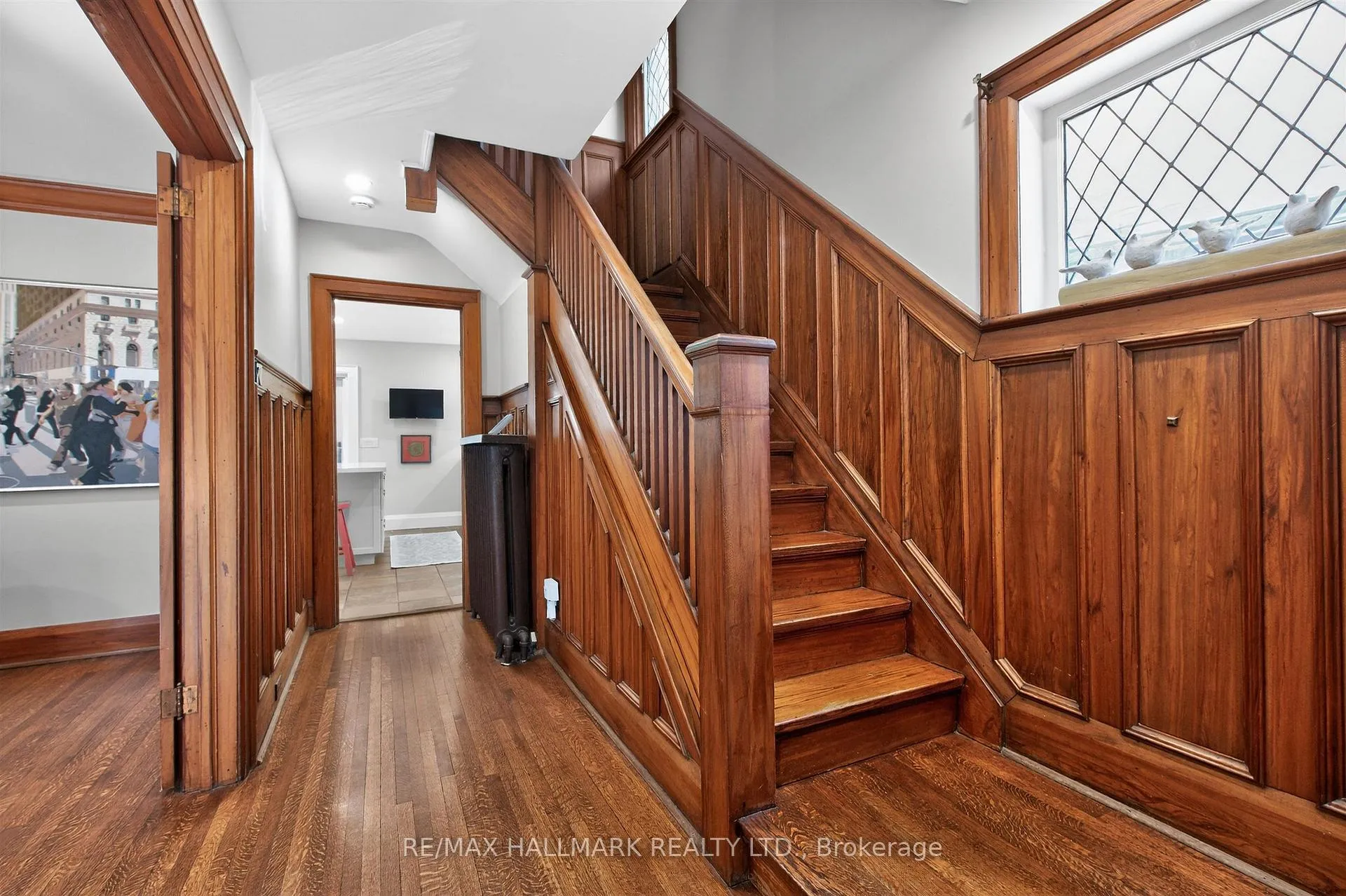 Photo 3 of 336 Glen Manor Drive, Toronto, The Beaches — HOMEH