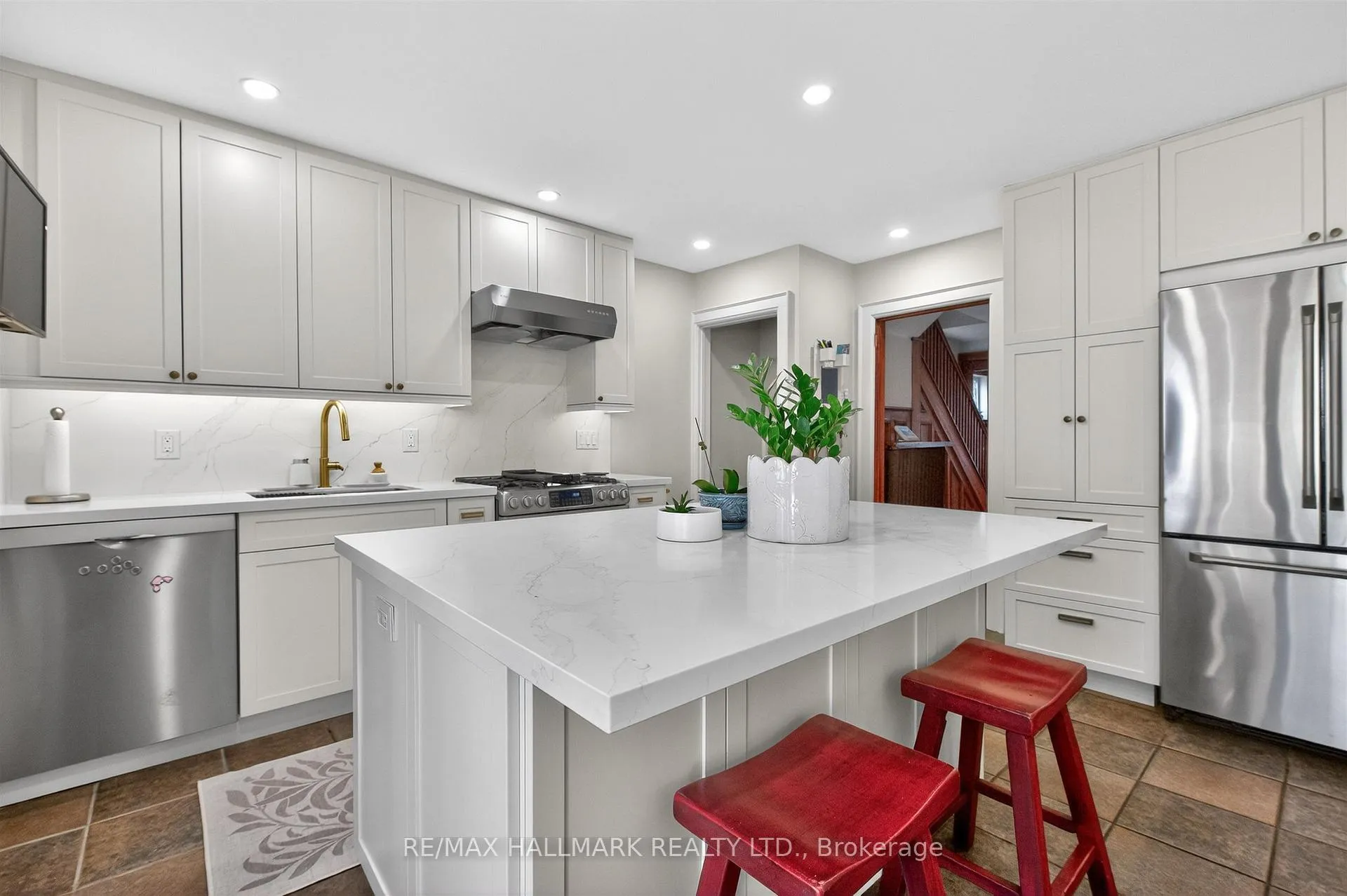 Photo 18 of 336 Glen Manor Drive, Toronto, The Beaches — HOMEH
