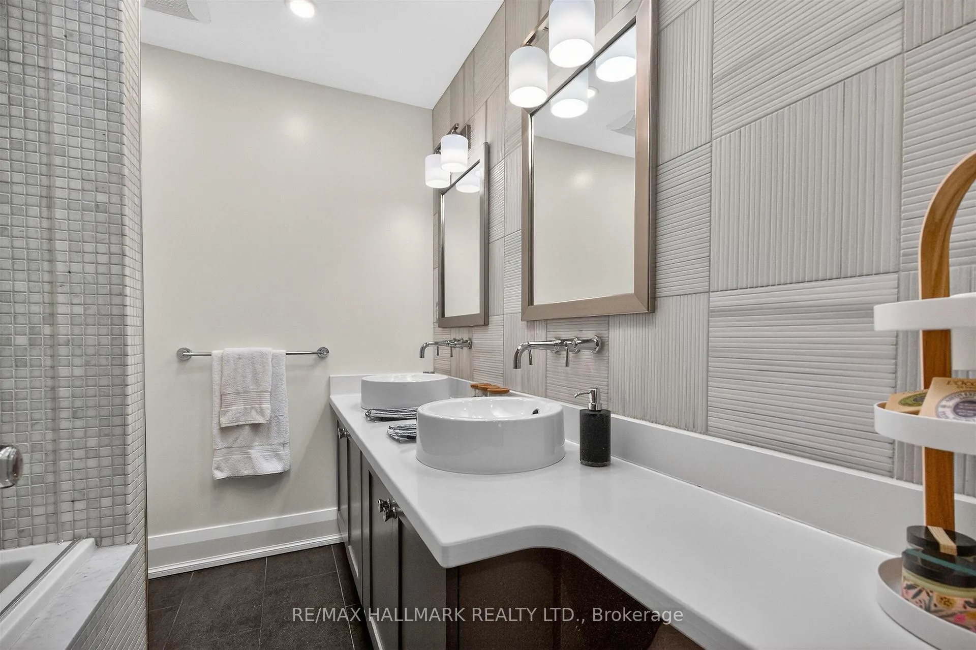 Photo 33 of 336 Glen Manor Drive, Toronto, The Beaches — HOMEH
