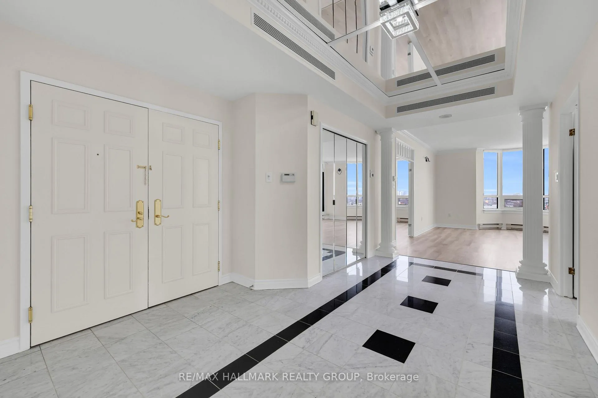 Photo 3 of Unit 1502, 1480 Riverside Drive, Ottawa, Riverview Park — HOMEH