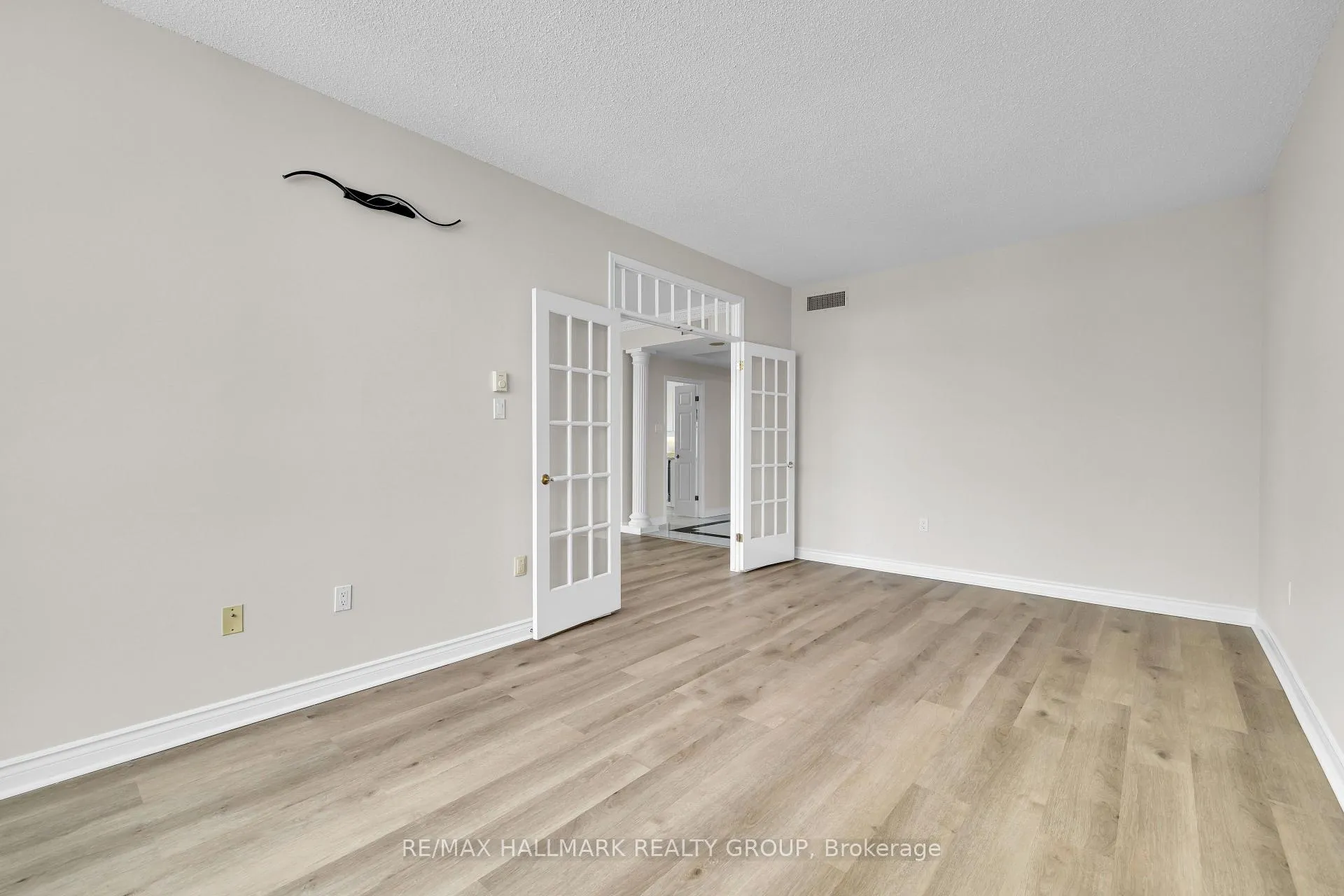Photo 8 of Unit 1502, 1480 Riverside Drive, Ottawa, Riverview Park — HOMEH
