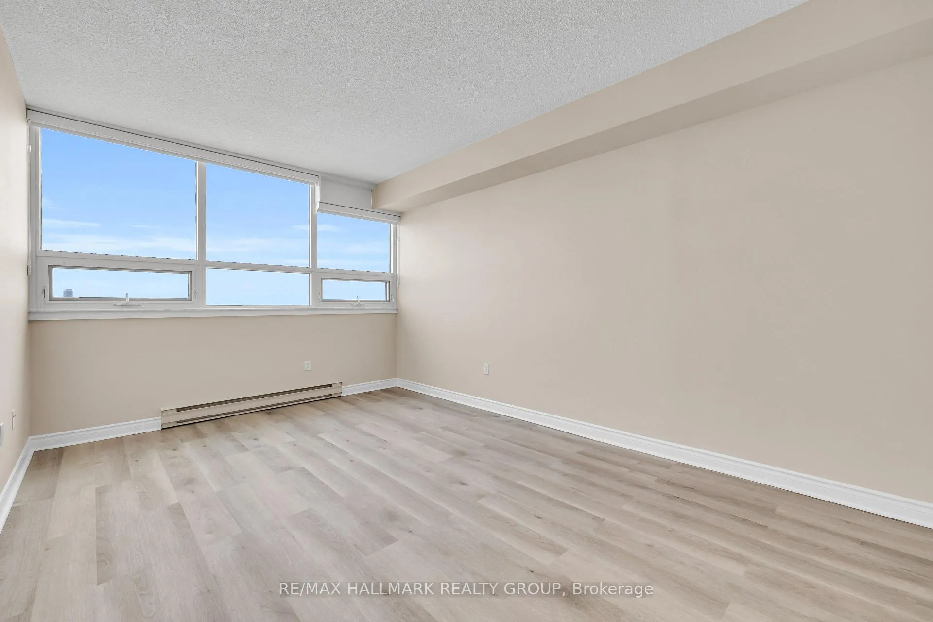Photo 17 of Unit 1502, 1480 Riverside Drive, Ottawa, Riverview Park — HOMEH