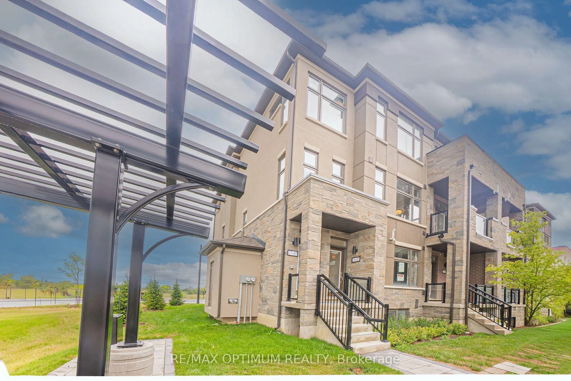 Front of Unit 18, 45 Fieldridge Crescent