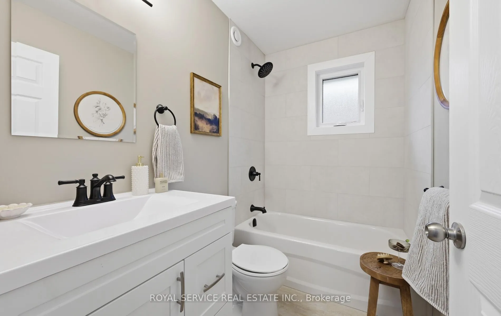 Photo 23 of 604 Fortye Drive, Peterborough, Otonabee Ward 1 — HOMEH