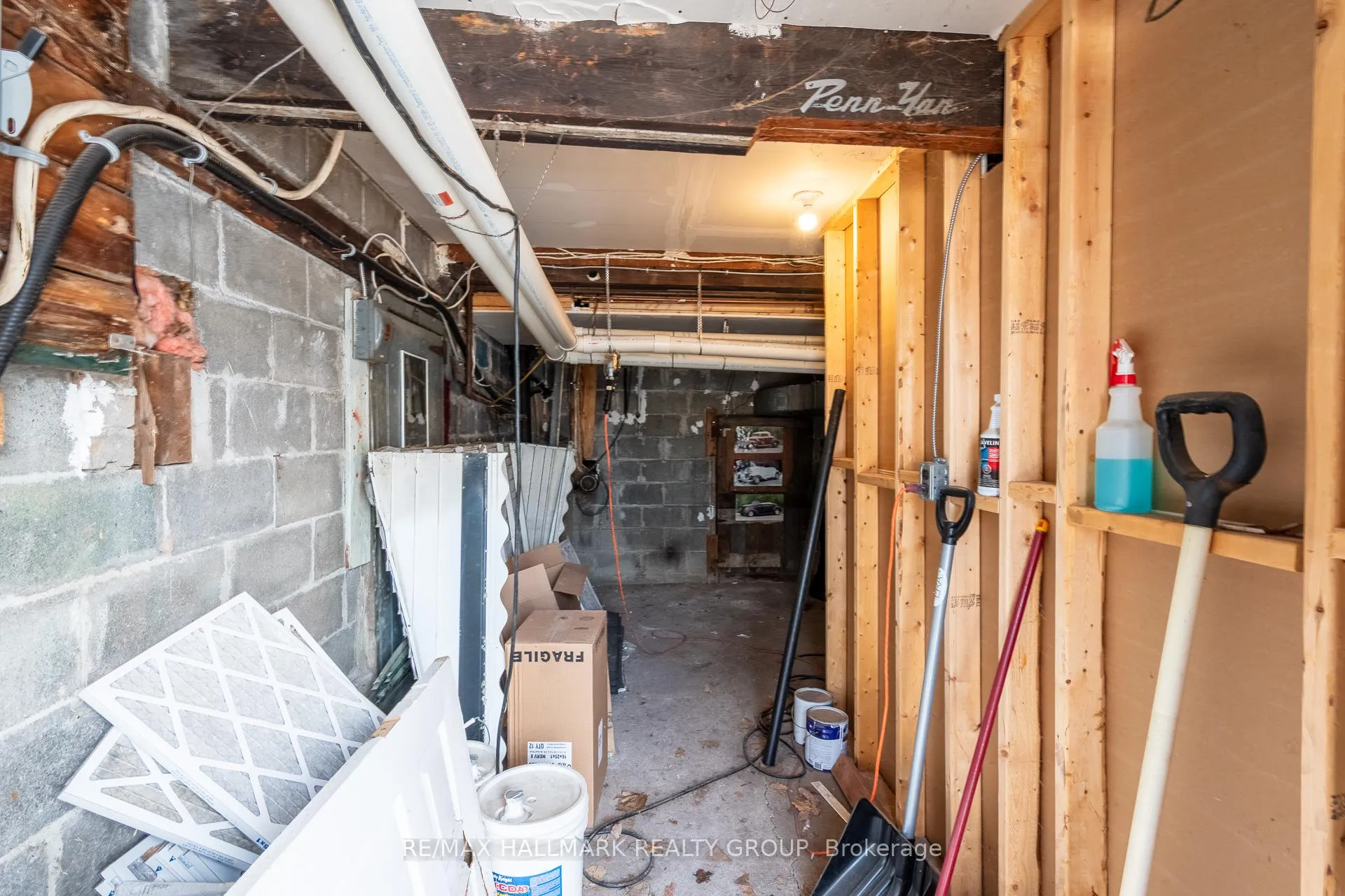 Photo 12 of 12 - 14 Queen Street, Smiths Falls — HOMEH