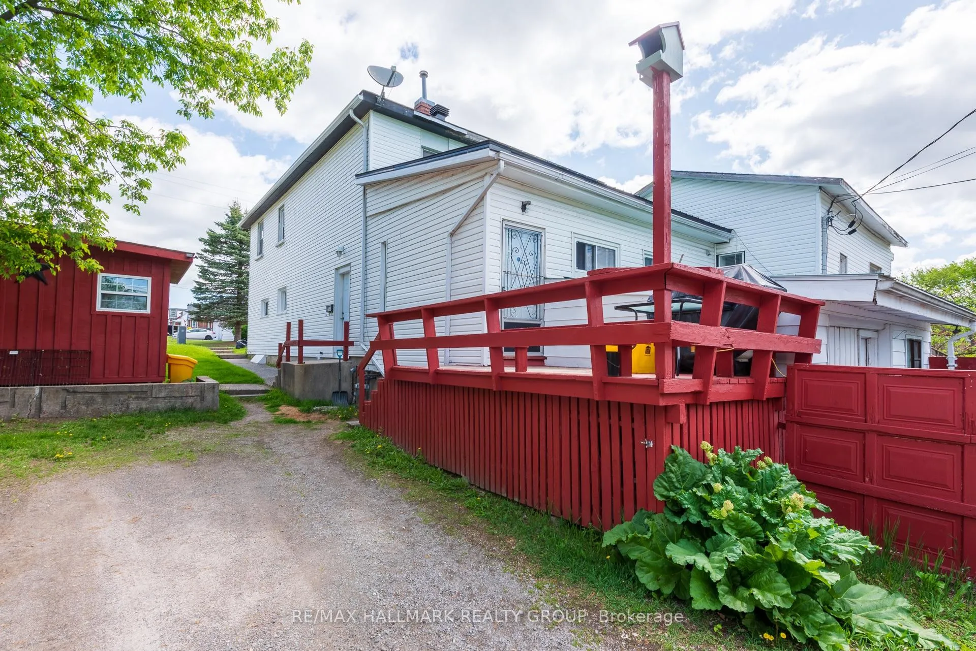 Photo 5 of 12 - 14 Queen Street, Smiths Falls — HOMEH