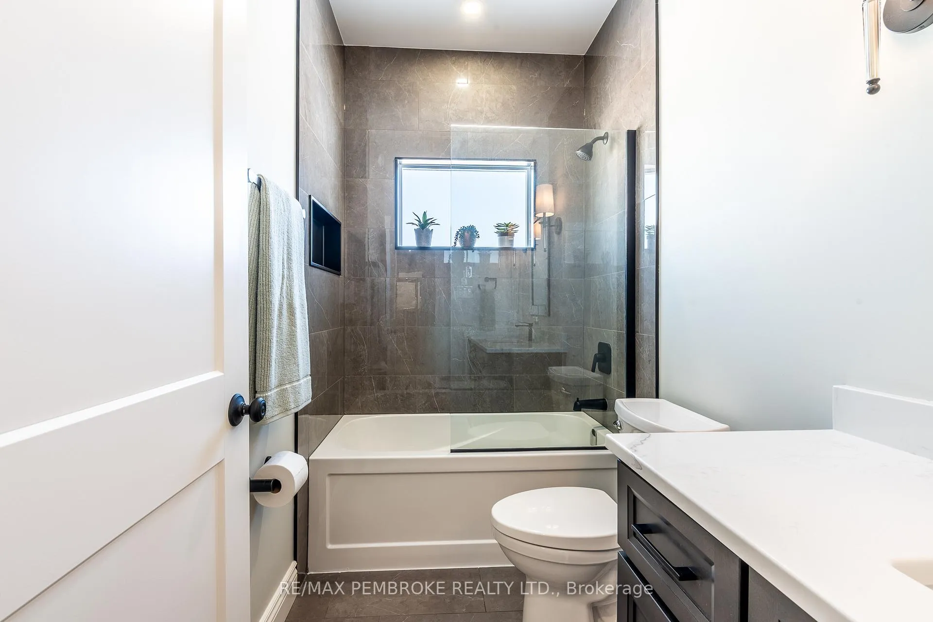 Photo 26 of 131 Chad Street, Petawawa — HOMEH