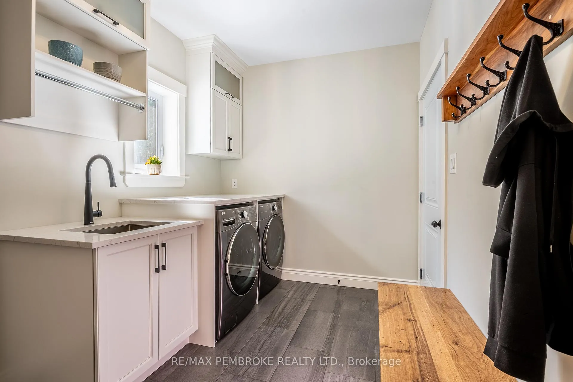Photo 37 of 131 Chad Street, Petawawa — HOMEH