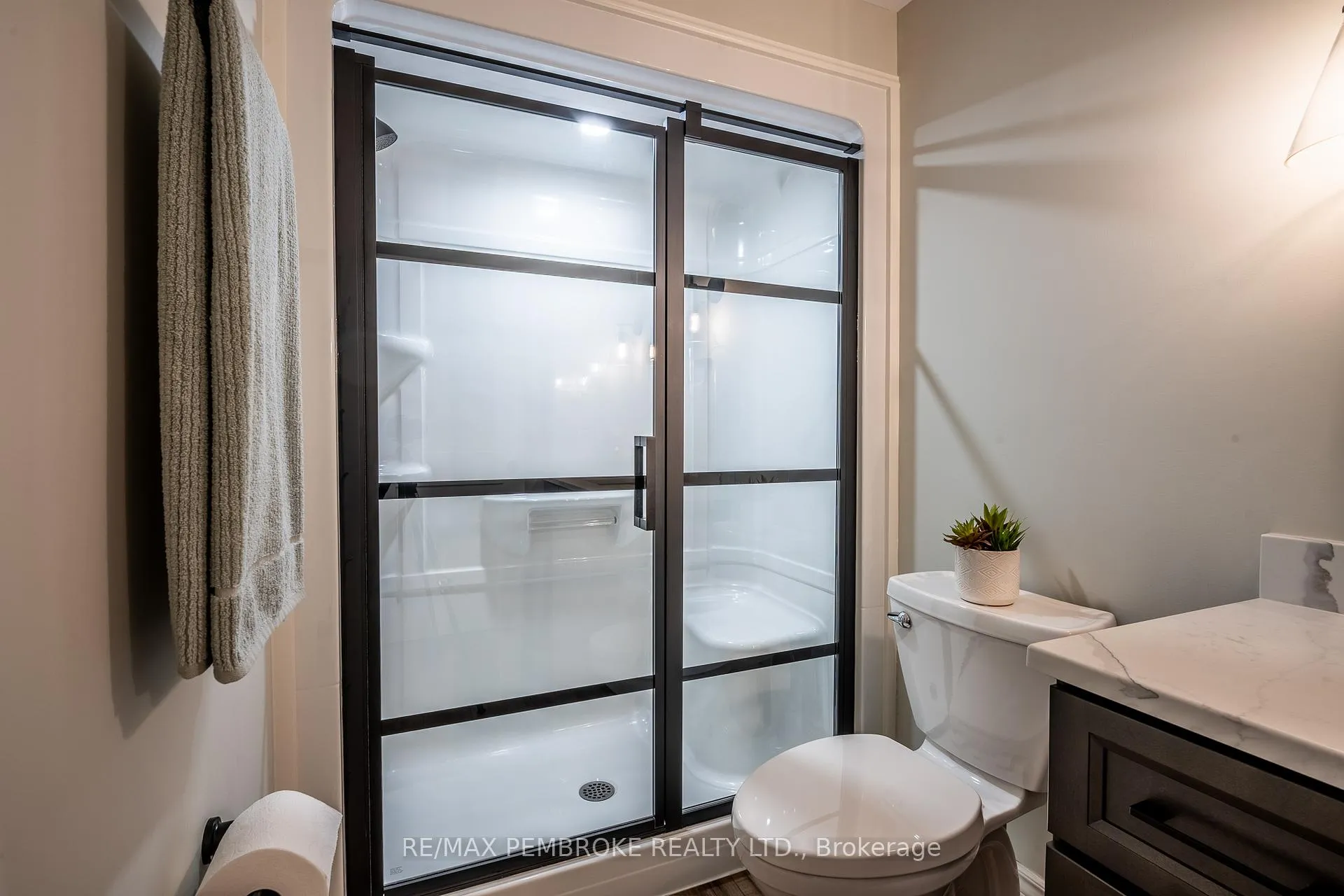 Photo 41 of 131 Chad Street, Petawawa — HOMEH