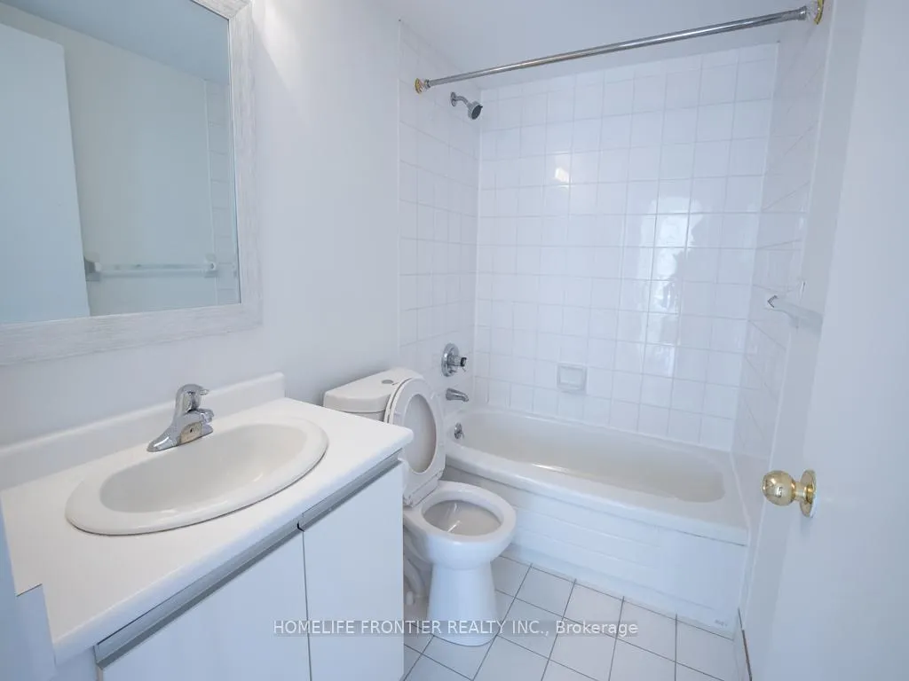 Photo 5 of Unit 210, 81 Townsgate Drive E, Vaughan, Crestwood-Springfarm-Yorkhill — HOMEH